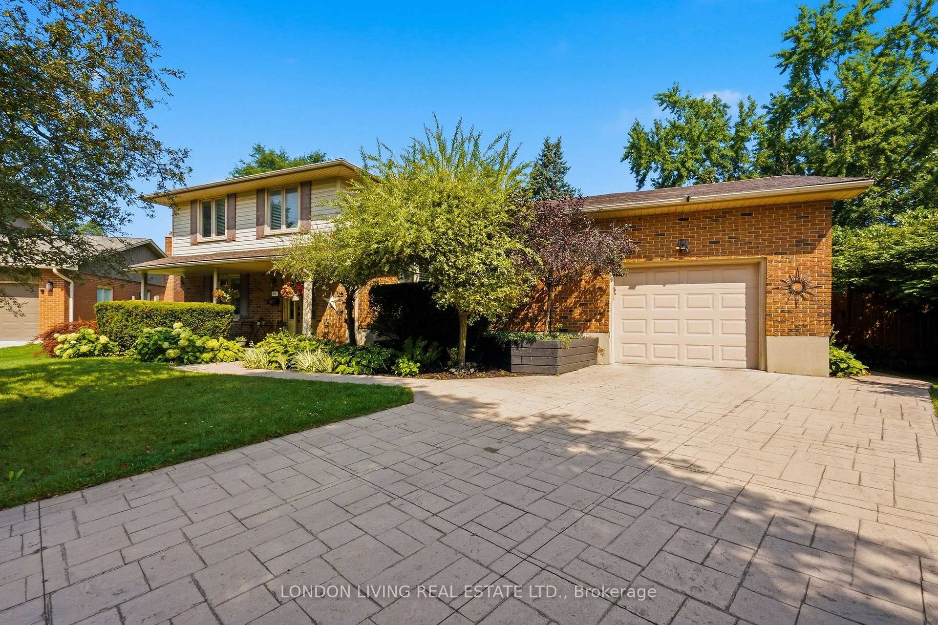 Photo 7 of 91 St Clair Court, London, South O — HOMEH