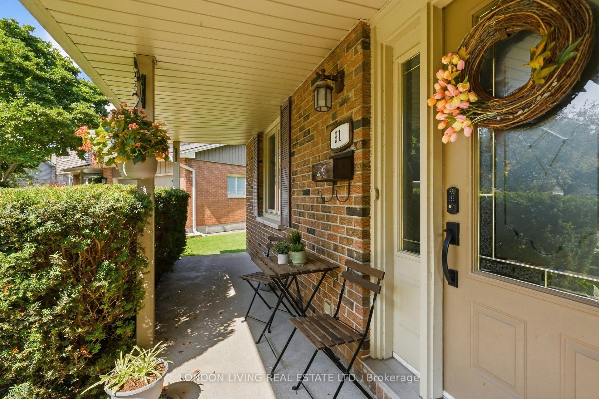 Photo 8 of 91 St Clair Court, London, South O — HOMEH