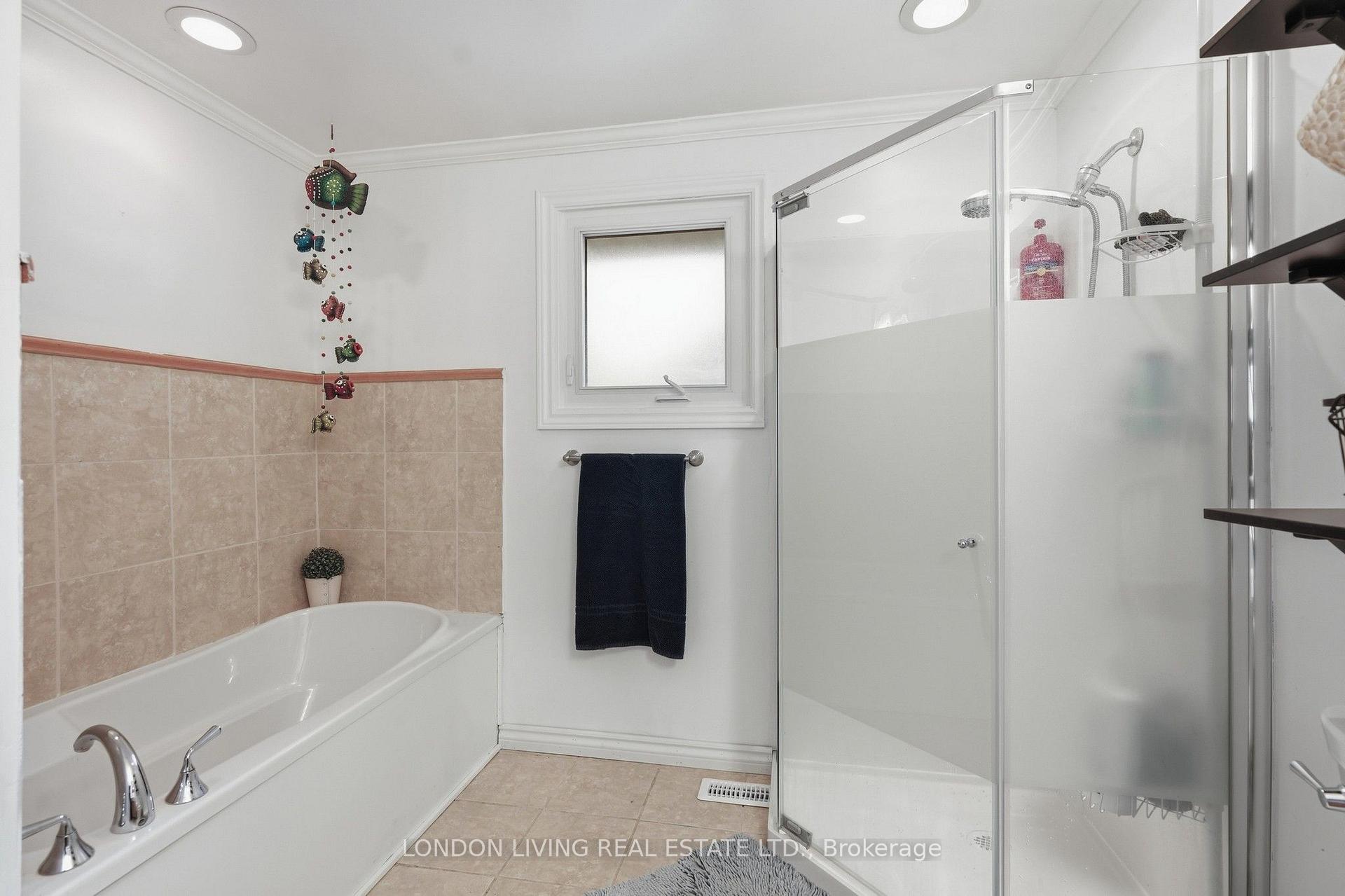 Photo 26 of 91 St Clair Court, London, South O — HOMEH