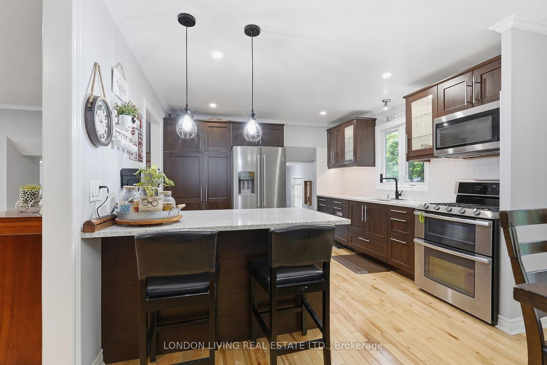 Photo 15 of 91 St Clair Court, London, South O — HOMEH