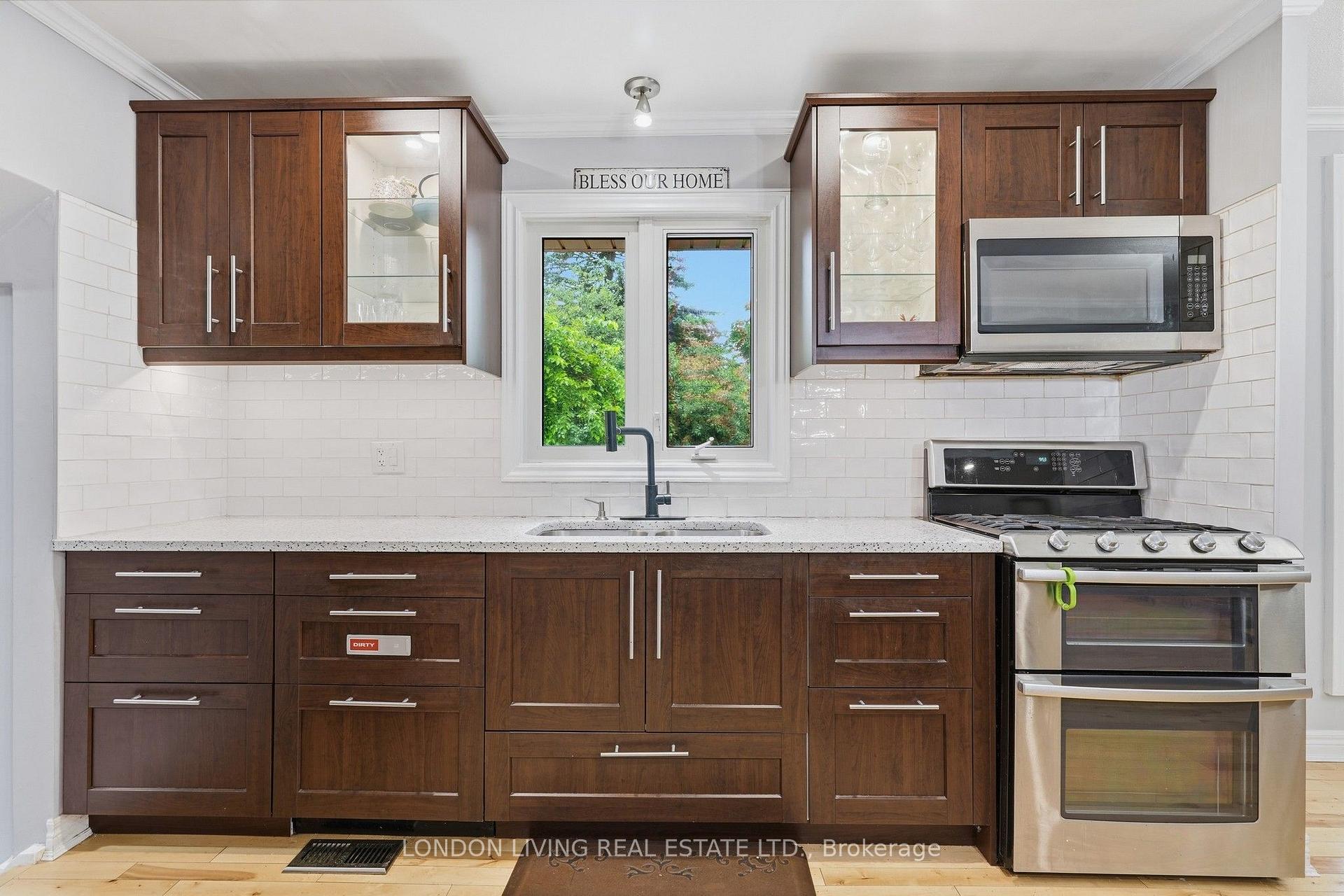 Photo 14 of 91 St Clair Court, London, South O — HOMEH