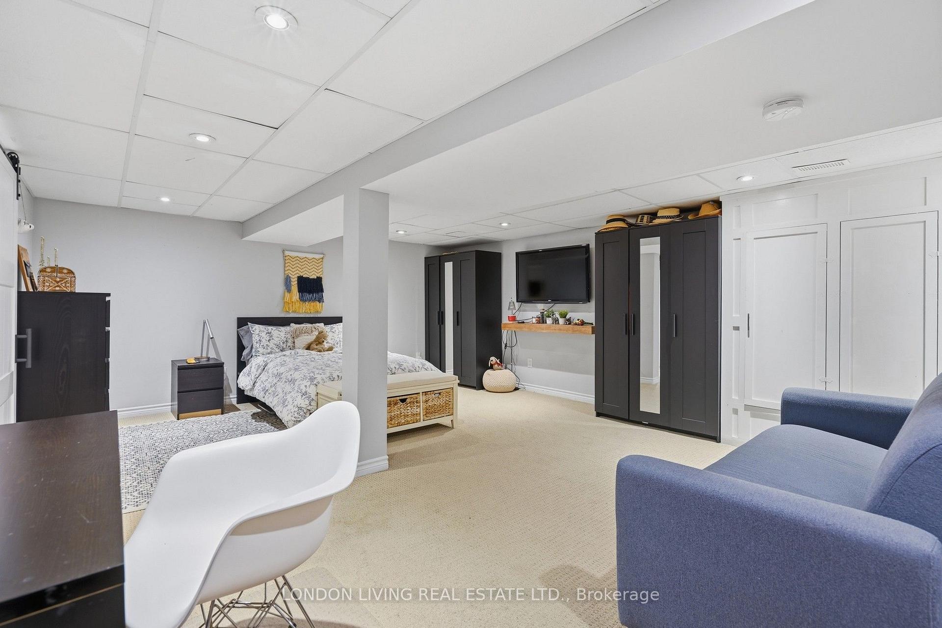 Photo 27 of 91 St Clair Court, London, South O — HOMEH