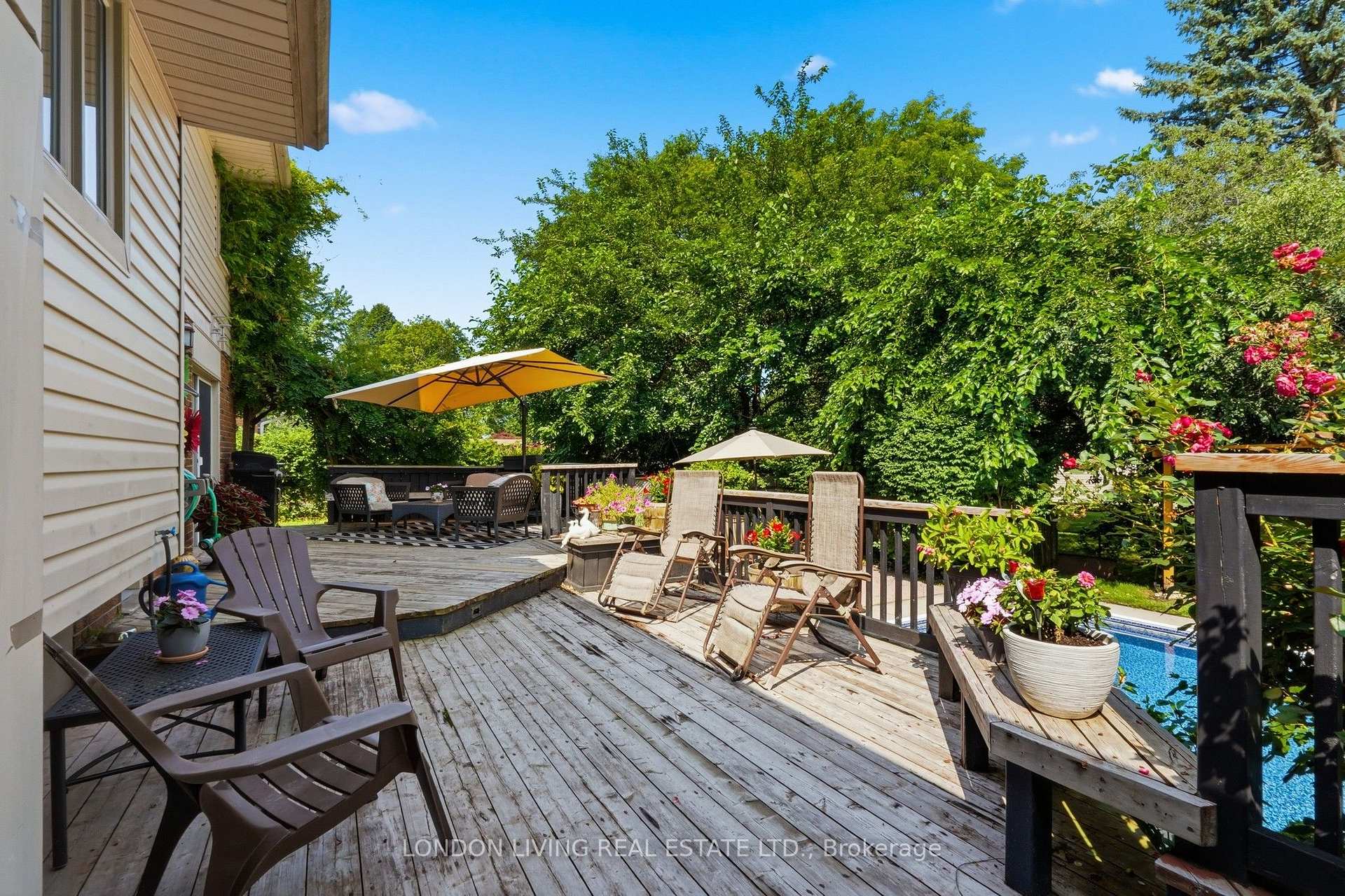 Photo 32 of 91 St Clair Court, London, South O — HOMEH