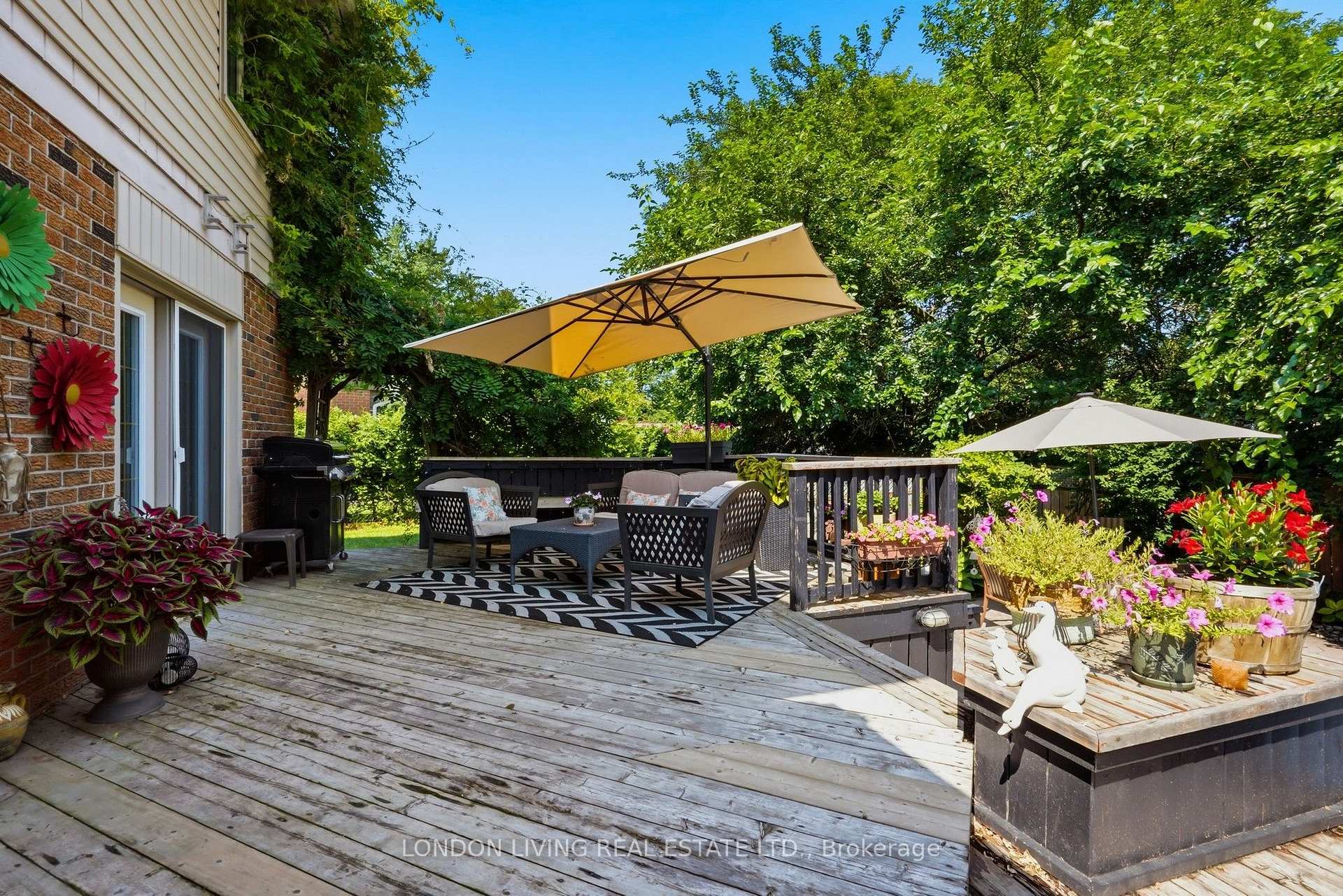 Photo 33 of 91 St Clair Court, London, South O — HOMEH