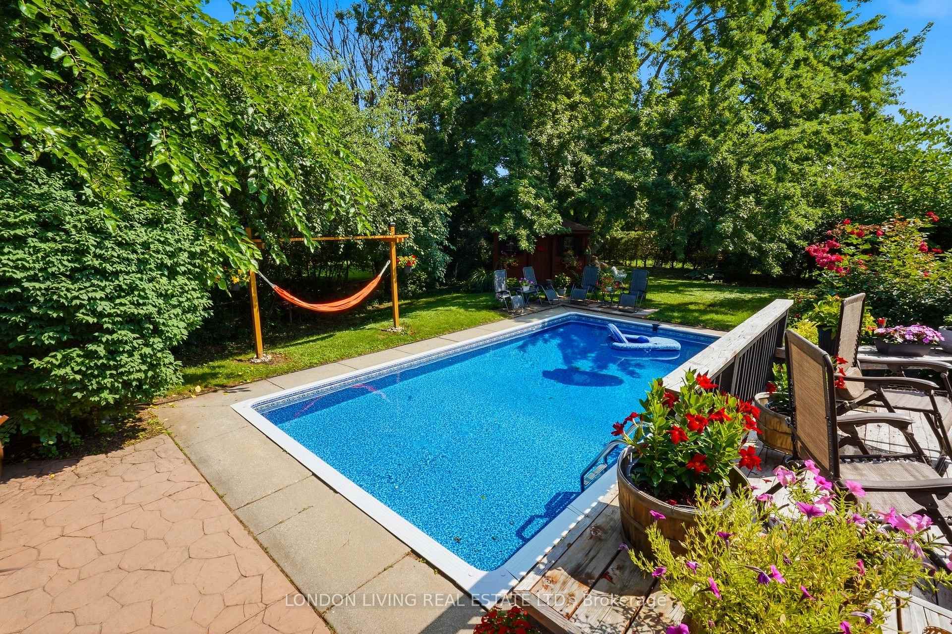 Photo 36 of 91 St Clair Court, London, South O — HOMEH