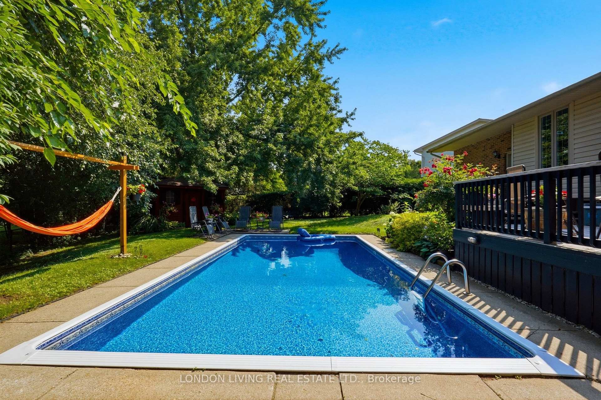 Photo 39 of 91 St Clair Court, London, South O — HOMEH