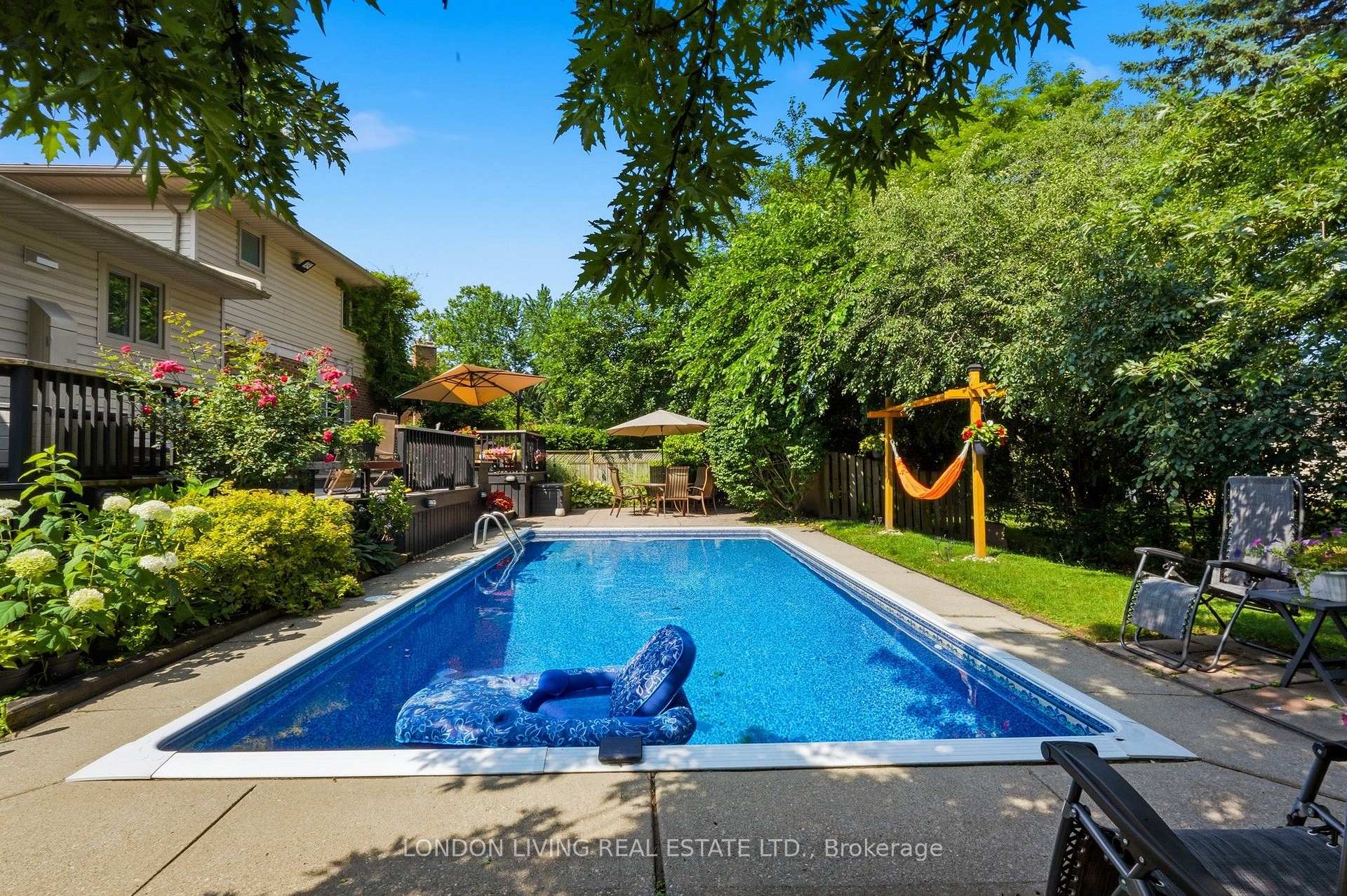 Photo 40 of 91 St Clair Court, London, South O — HOMEH