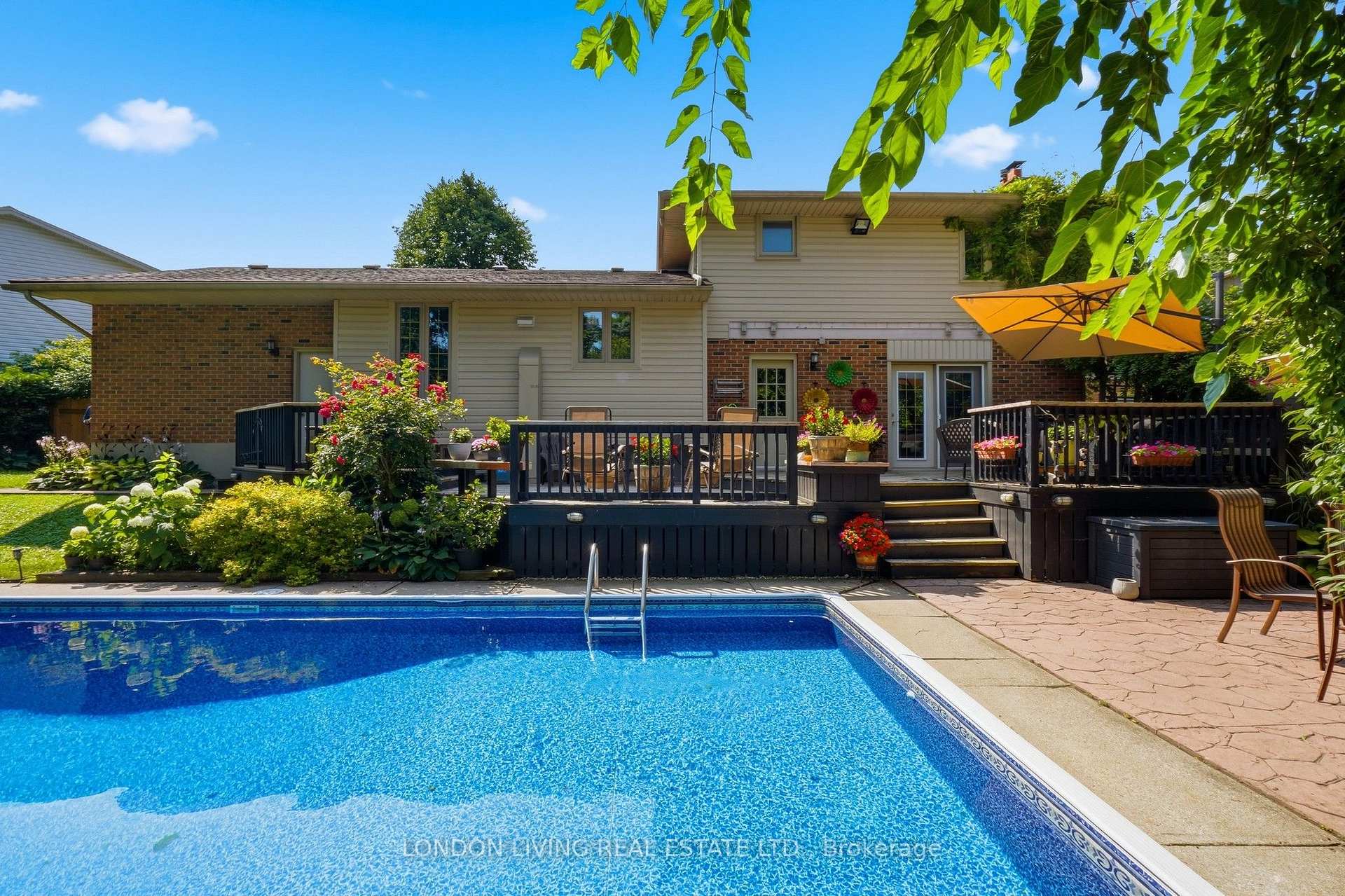 Photo 43 of 91 St Clair Court, London, South O — HOMEH