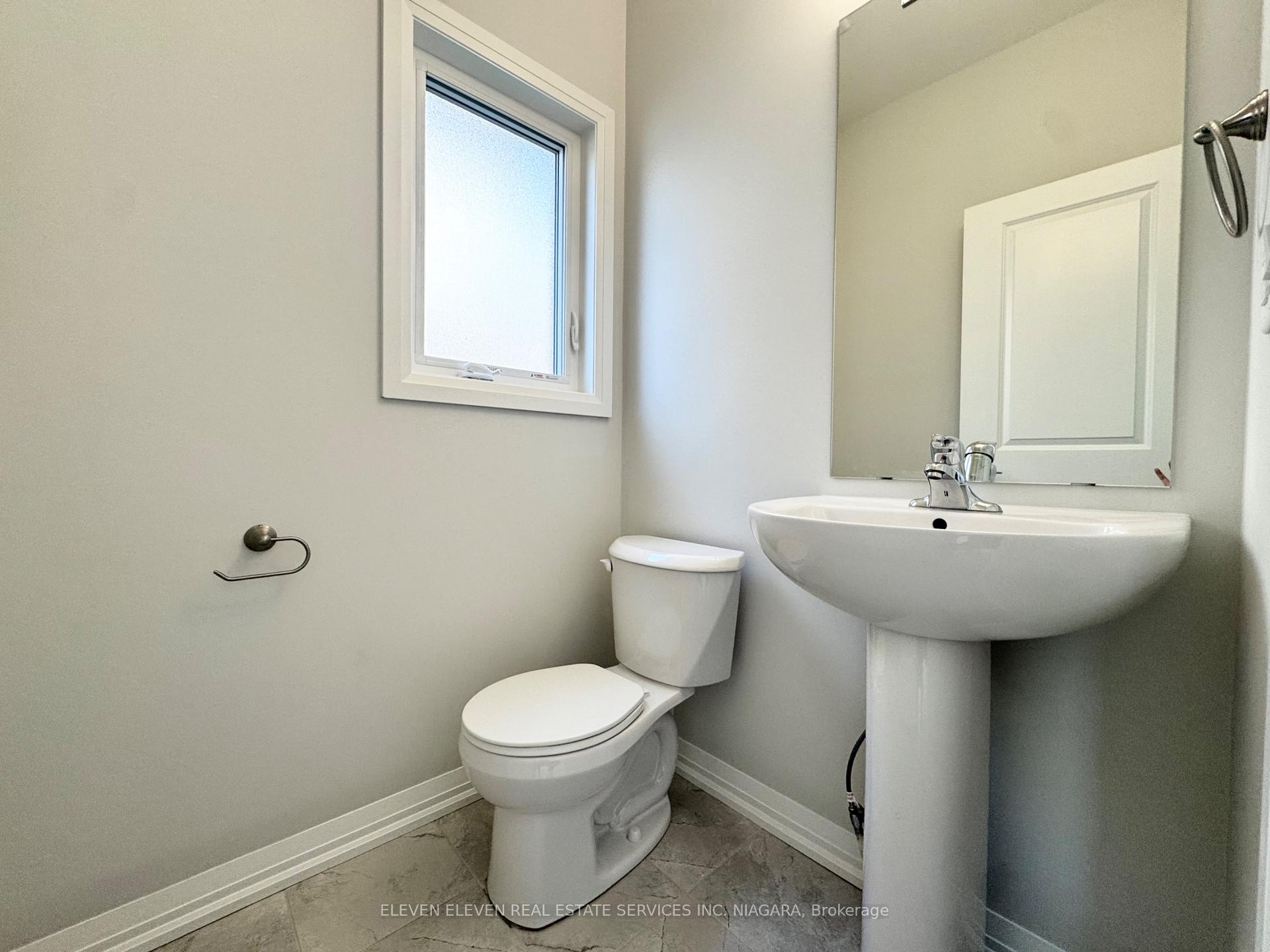 Photo 4 of 74 Acacia Road, Pelham, Fonthill — HOMEH