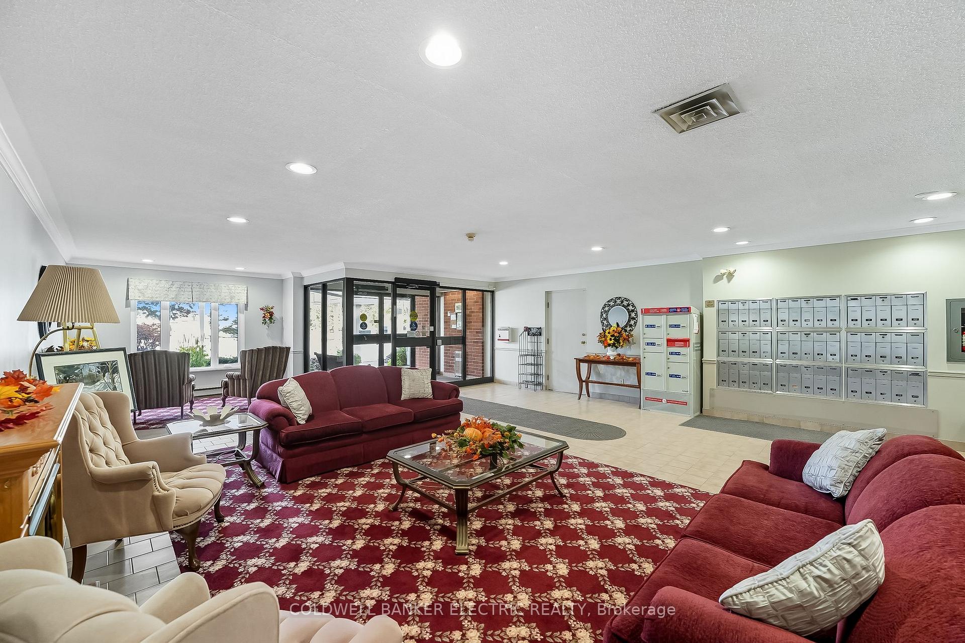 Photo 6 of Unit 301, 1 Heritage Way, Kawartha Lakes, Lindsay — HOMEH