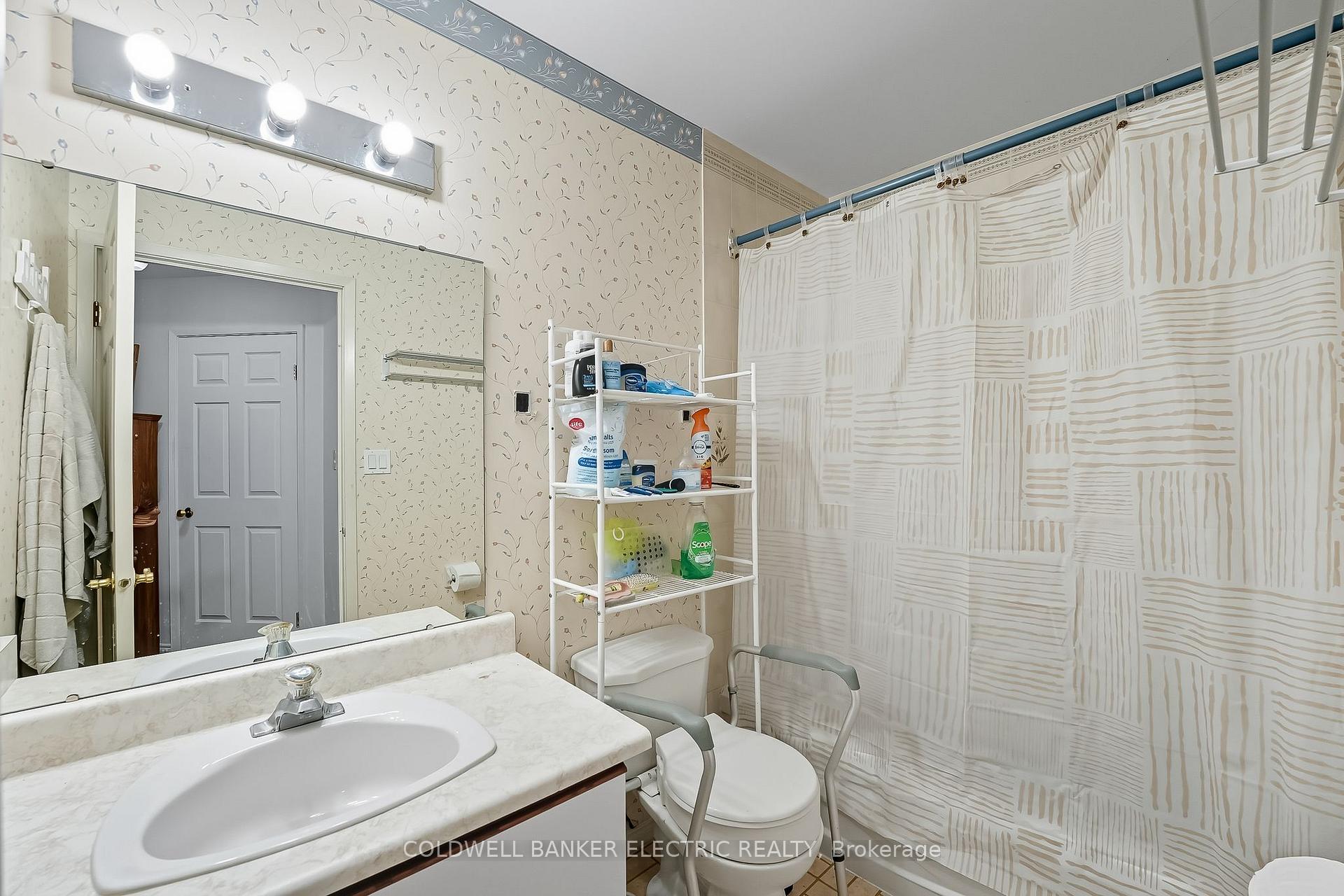 Photo 12 of Unit 301, 1 Heritage Way, Kawartha Lakes, Lindsay — HOMEH