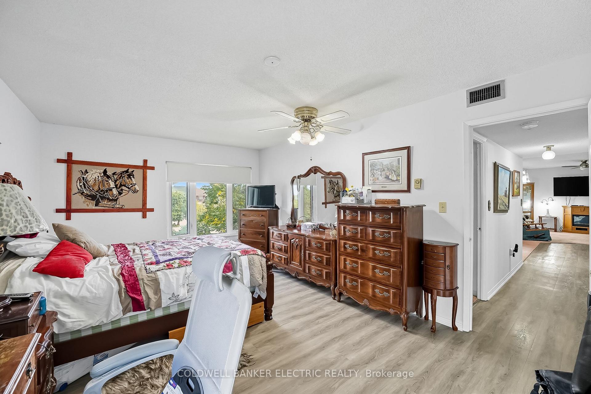 Photo 15 of Unit 301, 1 Heritage Way, Kawartha Lakes, Lindsay — HOMEH