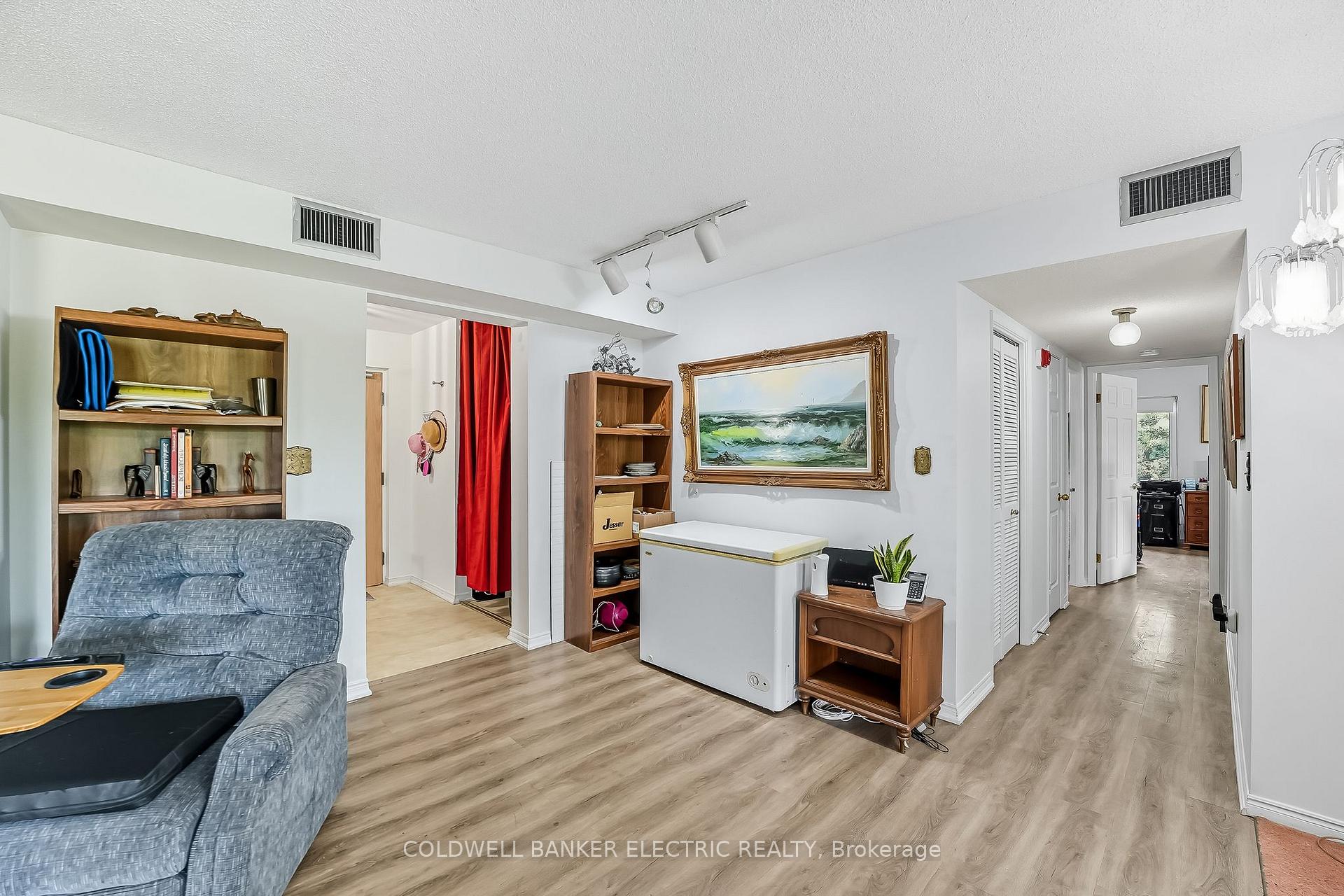 Photo 32 of Unit 301, 1 Heritage Way, Kawartha Lakes, Lindsay — HOMEH