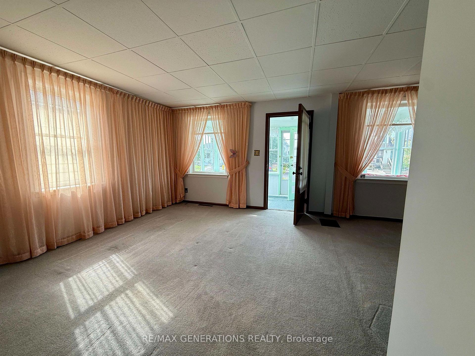 Photo 4 of 375 Empire Avenue, Thunder Bay, Westfort — HOMEH