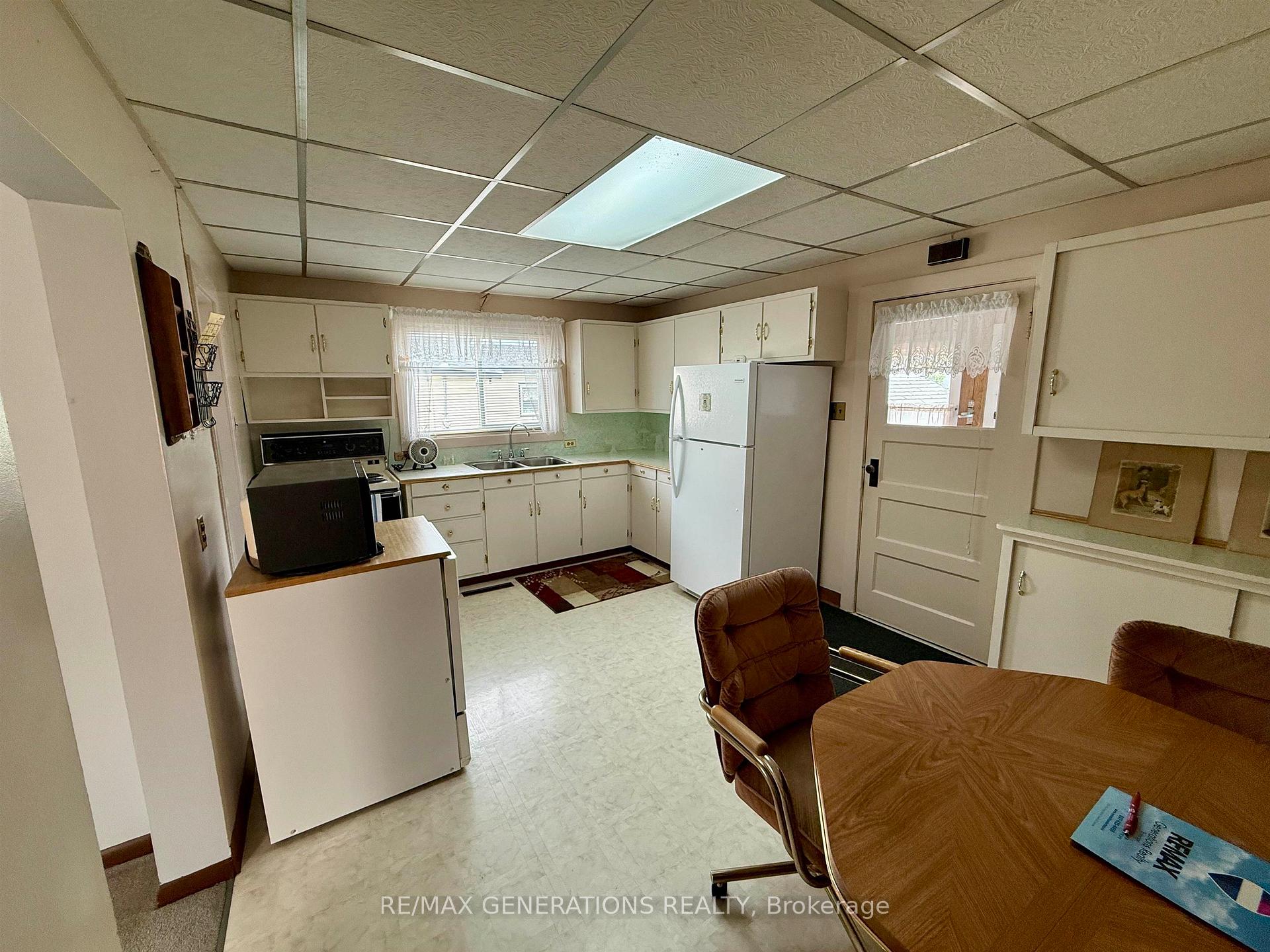 Photo 6 of 375 Empire Avenue, Thunder Bay, Westfort — HOMEH