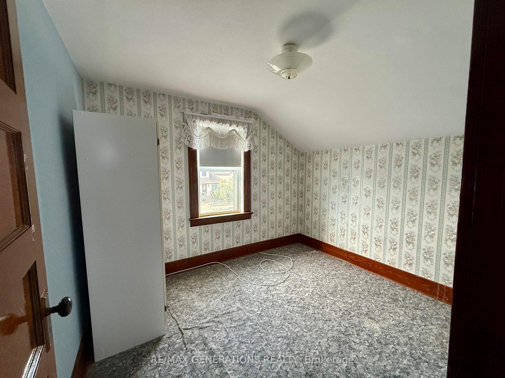 Photo 8 of 375 Empire Avenue, Thunder Bay, Westfort — HOMEH