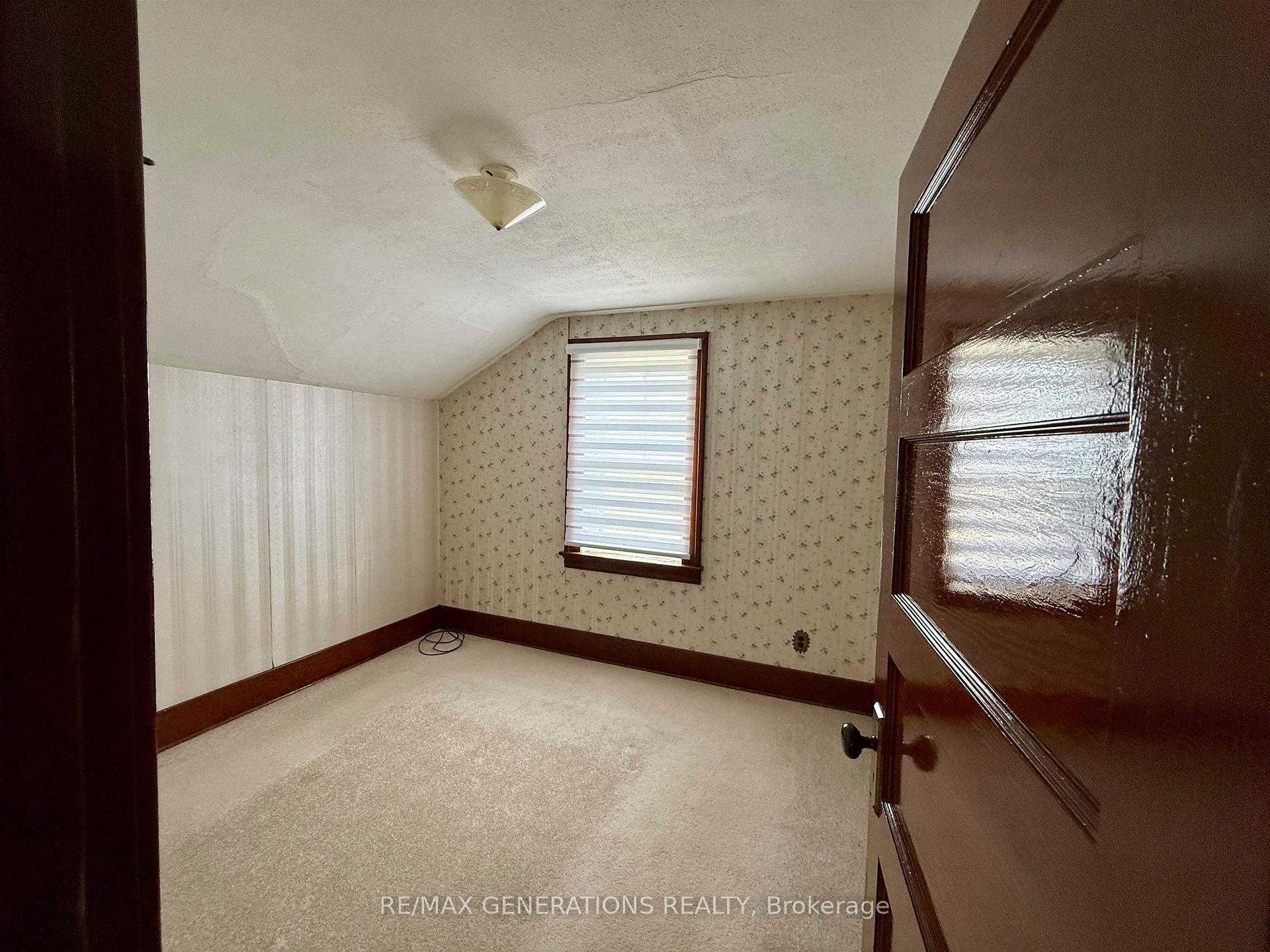 Photo 10 of 375 Empire Avenue, Thunder Bay, Westfort — HOMEH