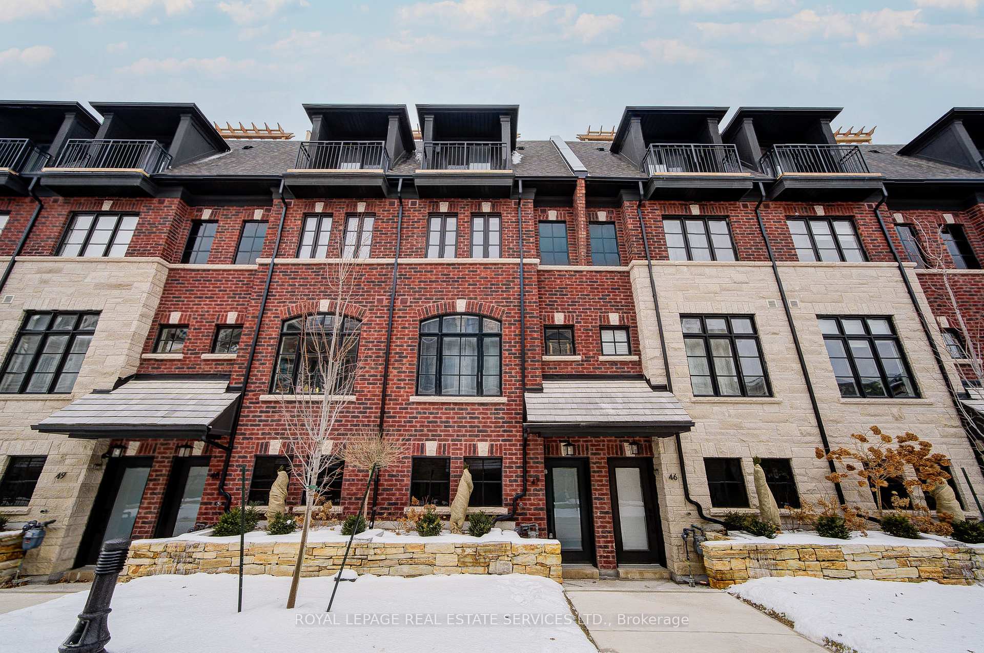 Photo 3 of Unit 47, 30 Lunar Crescent, Mississauga, Streetsville — HOMEH