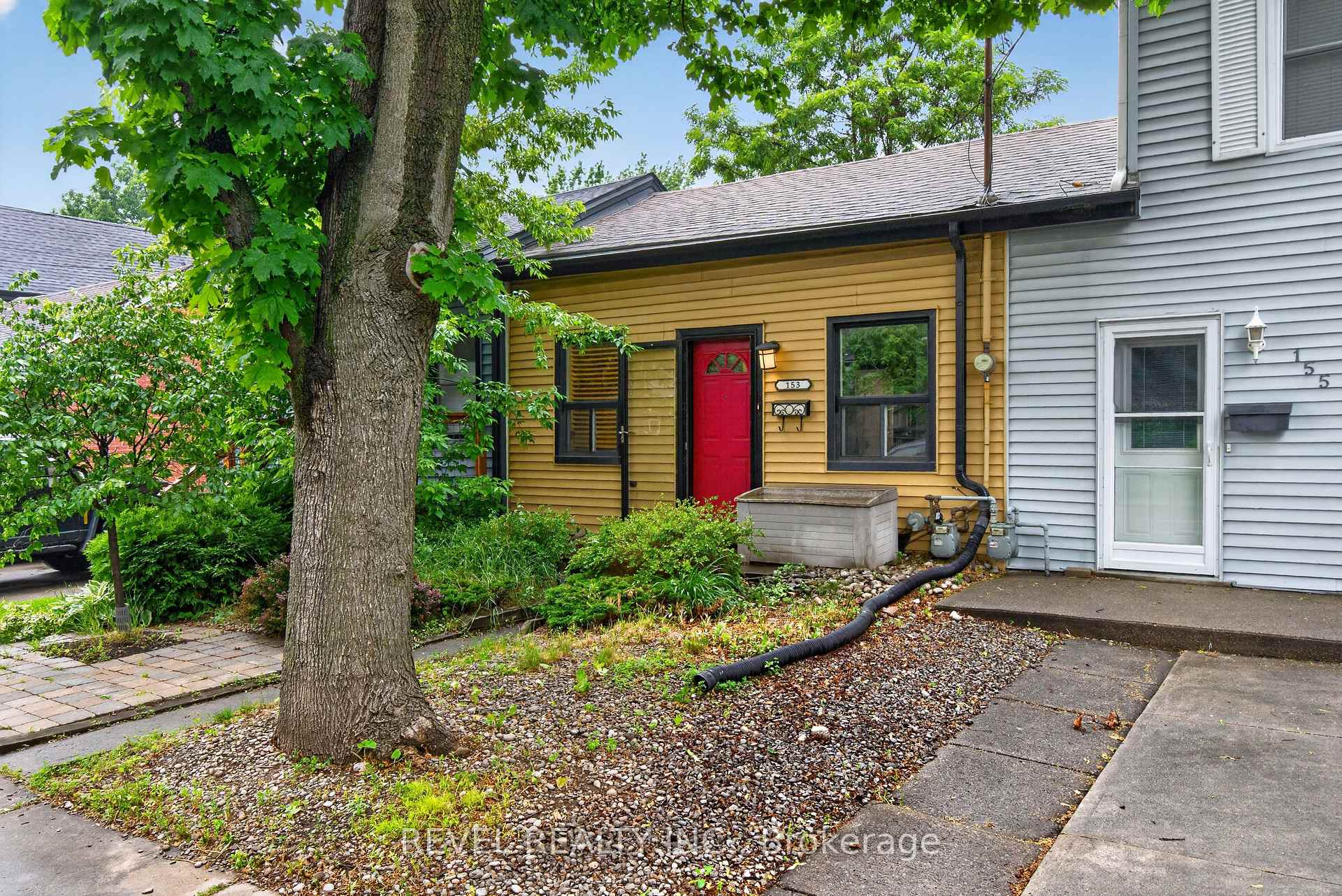 Photo 2 of 153 Ferrie Street E, Hamilton, North End — HOMEH