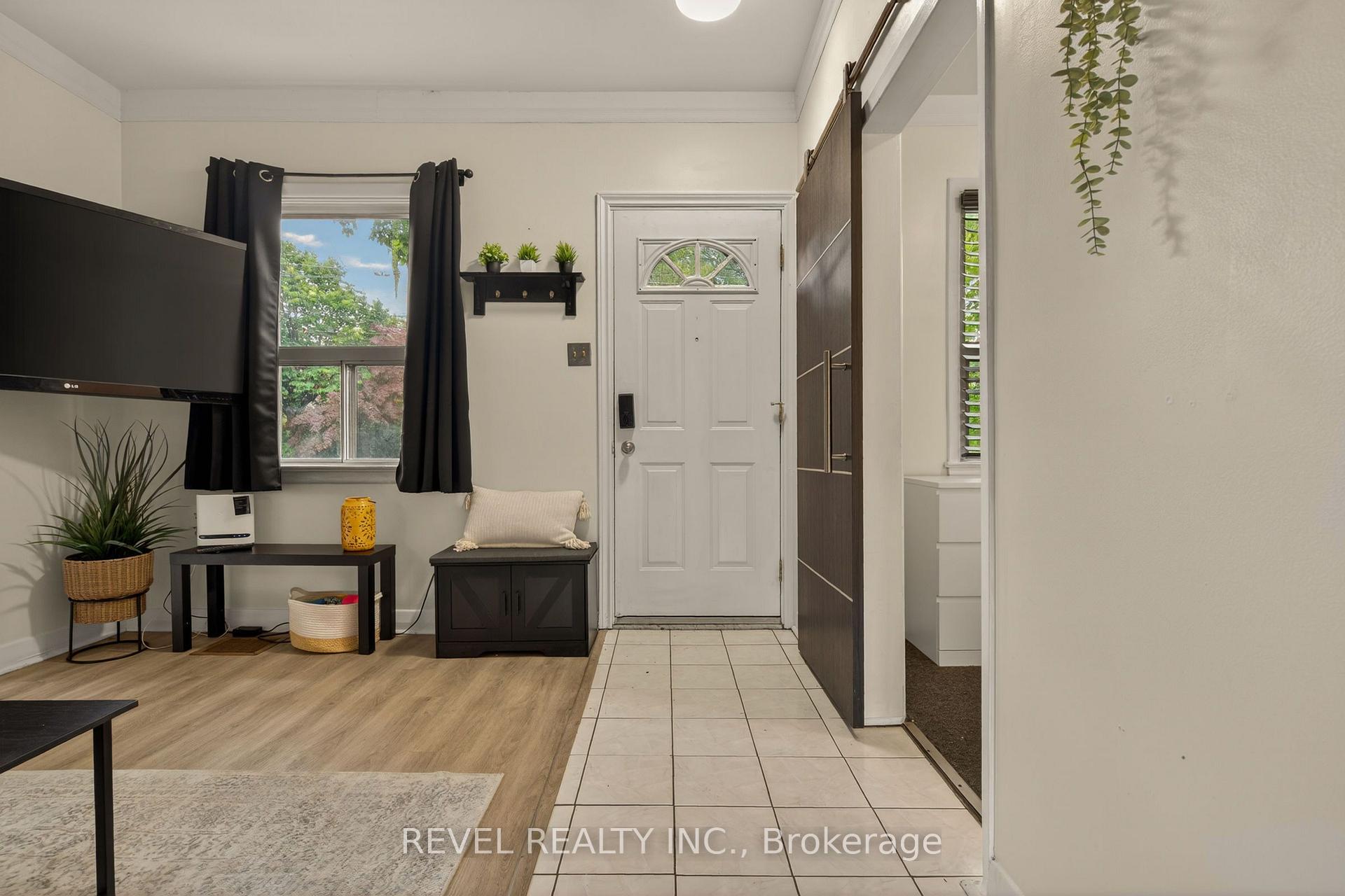 Photo 3 of 153 Ferrie Street E, Hamilton, North End — HOMEH