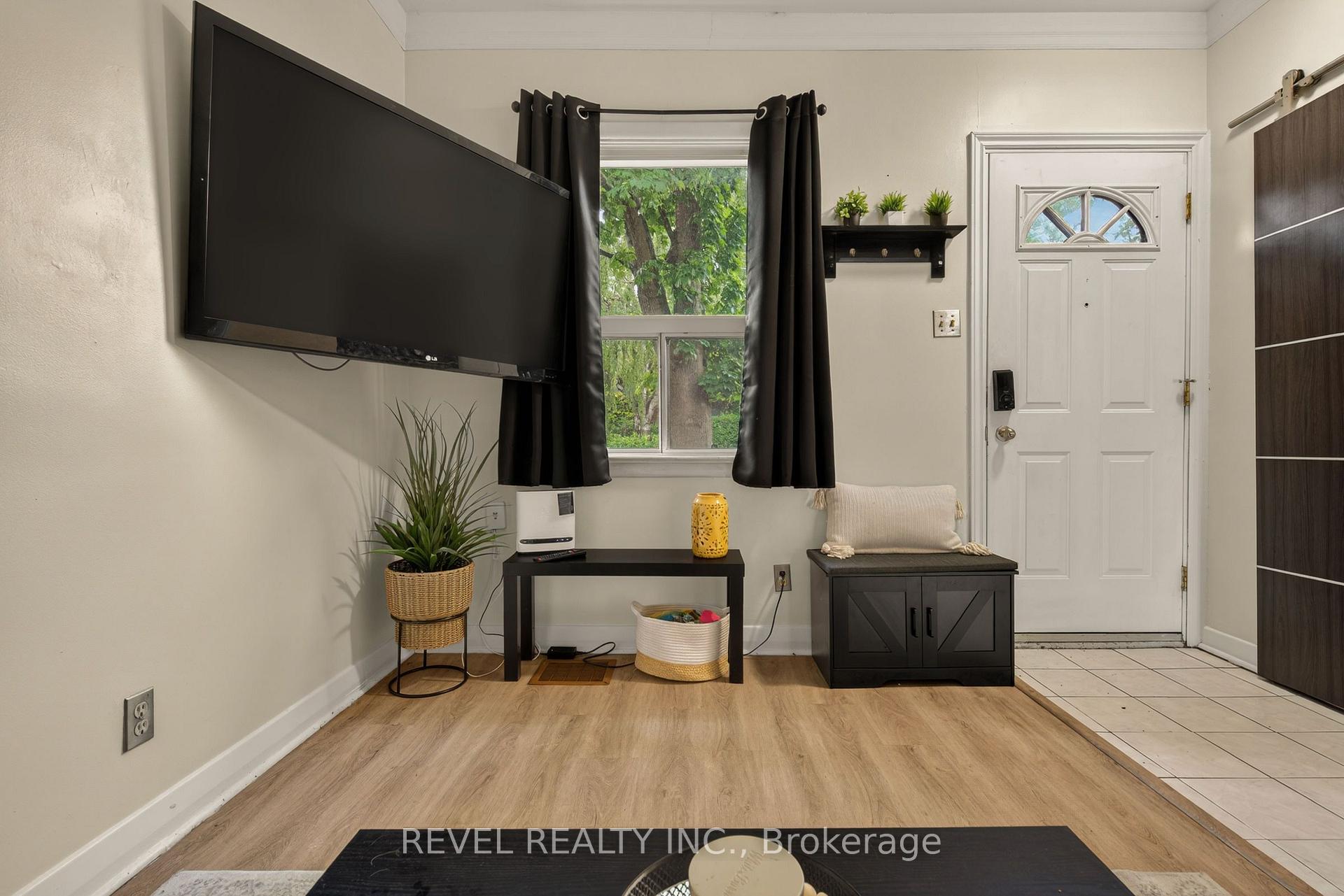 Photo 8 of 153 Ferrie Street E, Hamilton, North End — HOMEH