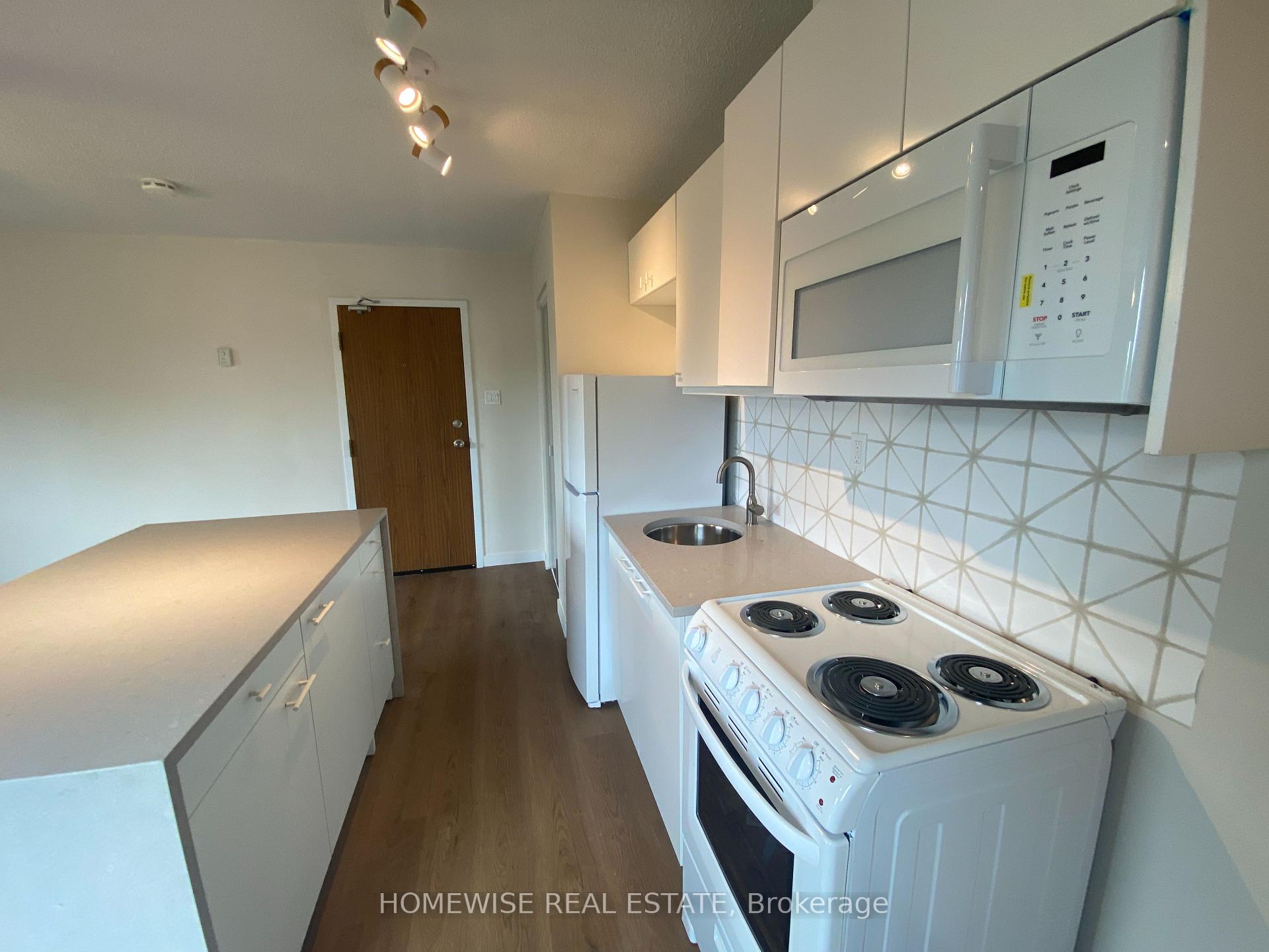 Photo 4 of Unit 302, 5 High Park Boulevard, Toronto, High Park-Swansea — HOMEH