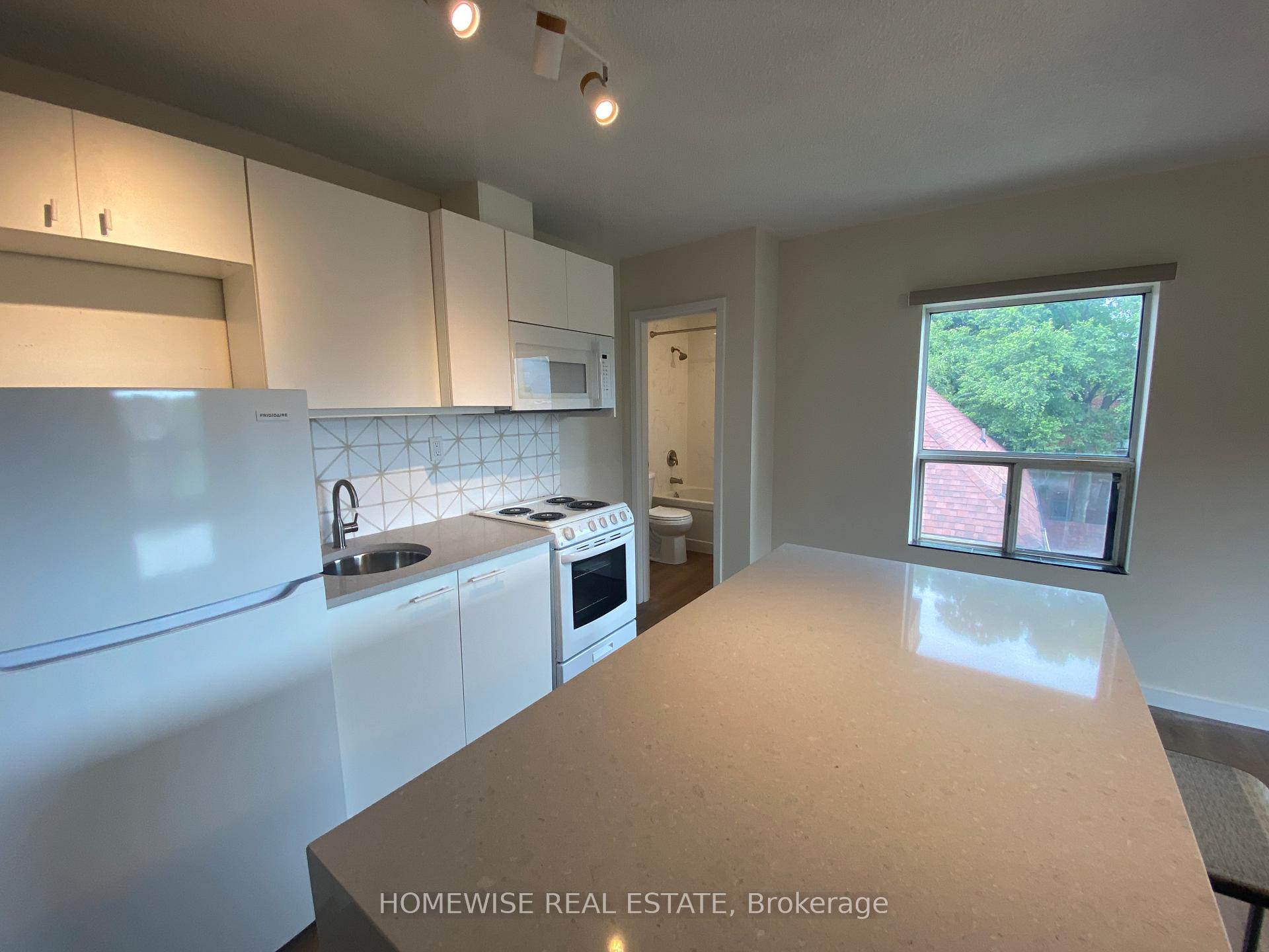 Photo 7 of Unit 302, 5 High Park Boulevard, Toronto, High Park-Swansea — HOMEH
