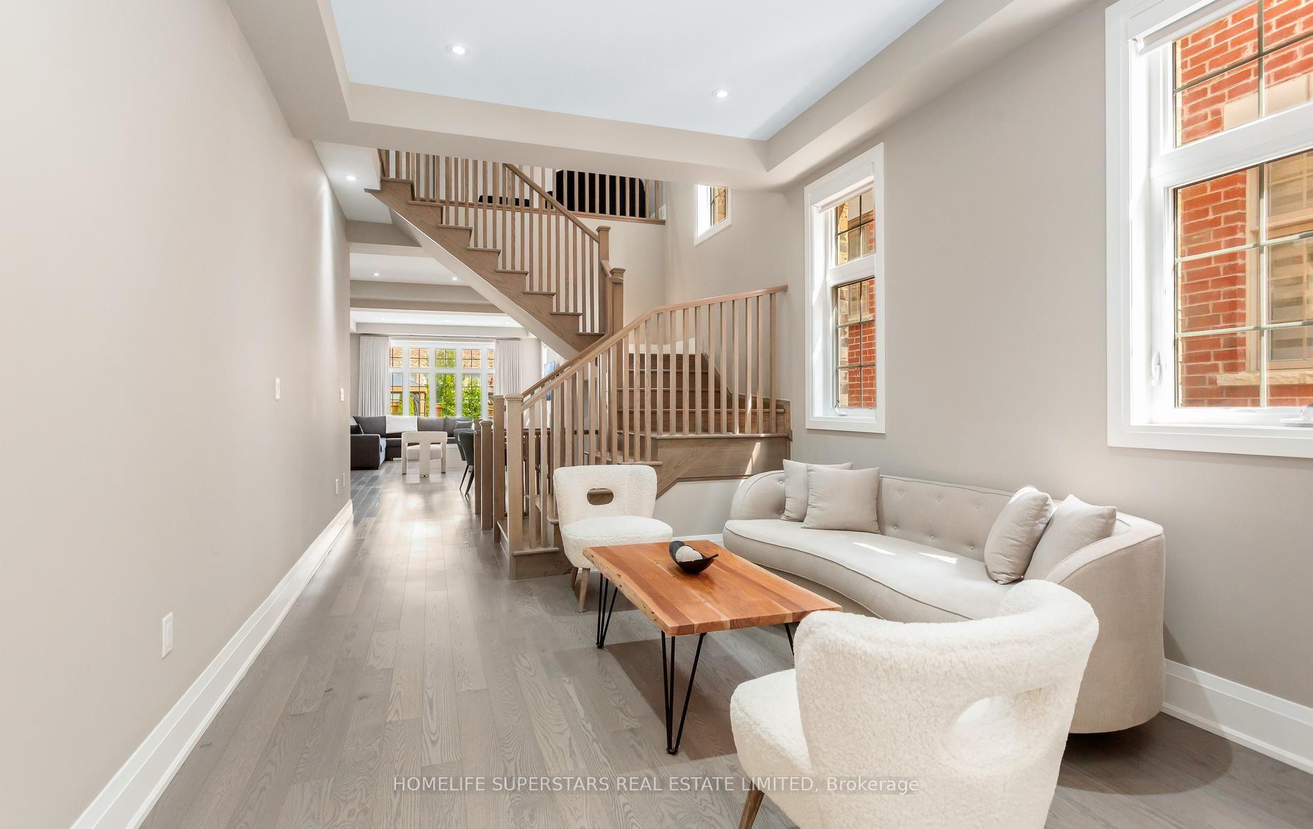 Photo 8 of 12 John Henry Street, Vaughan, Kleinburg — HOMEH