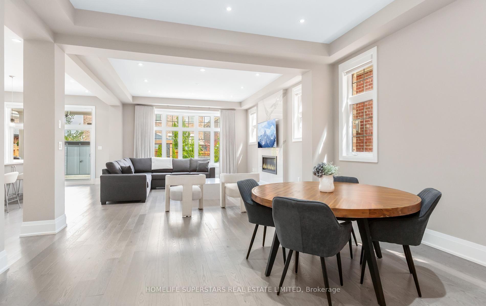 Photo 10 of 12 John Henry Street, Vaughan, Kleinburg — HOMEH