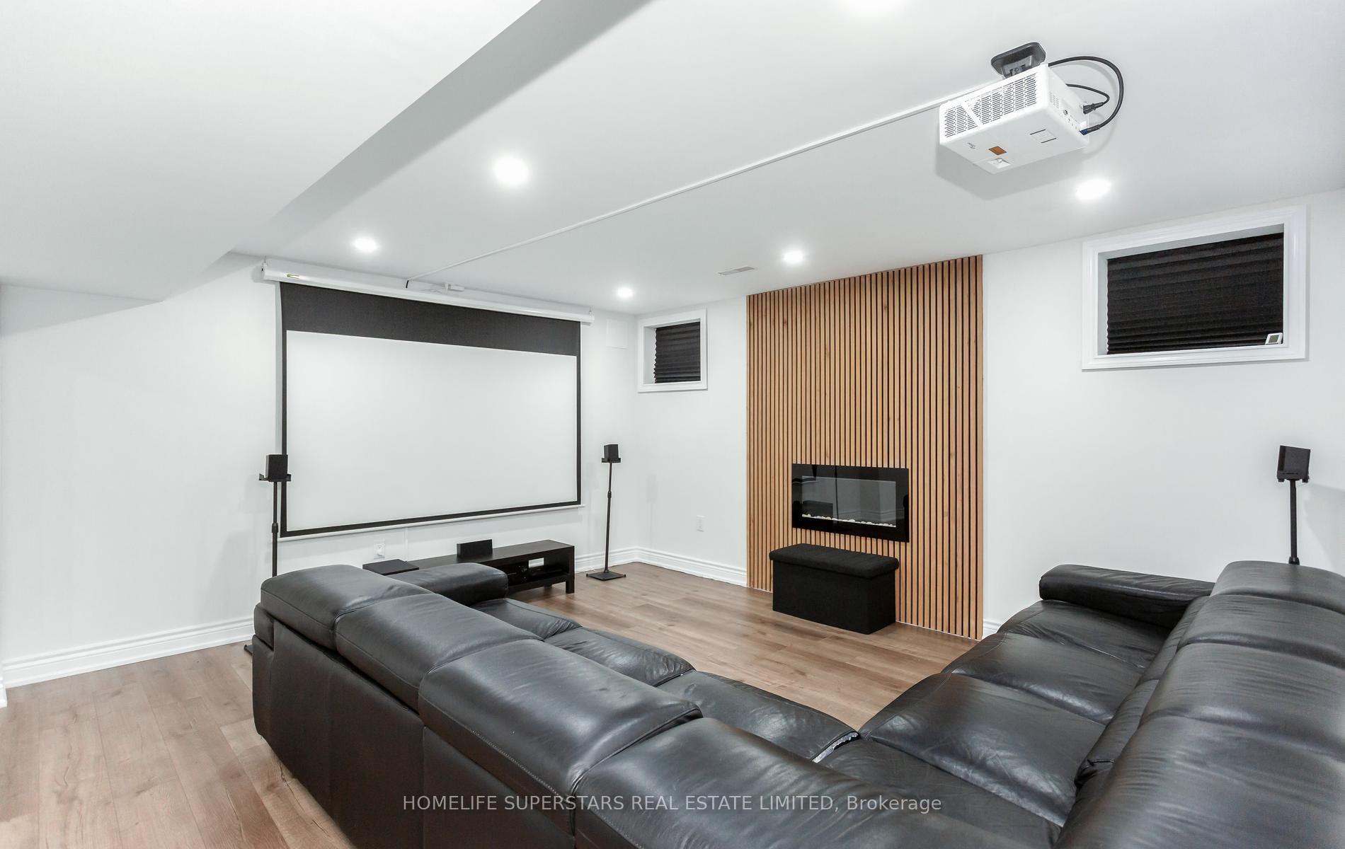 Photo 74 of 12 John Henry Street, Vaughan, Kleinburg — HOMEH