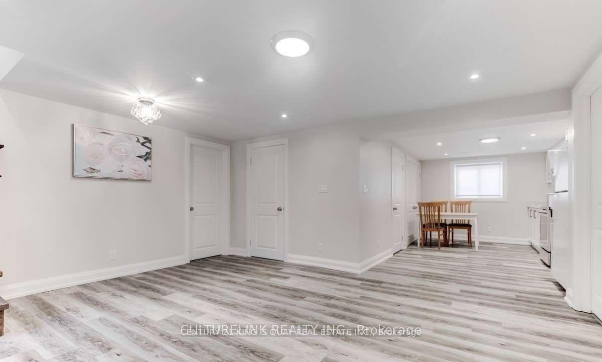Photo 2 of Unit Lower, 11 Bowhill Crescent, North York, Pleasant View — HOMEH