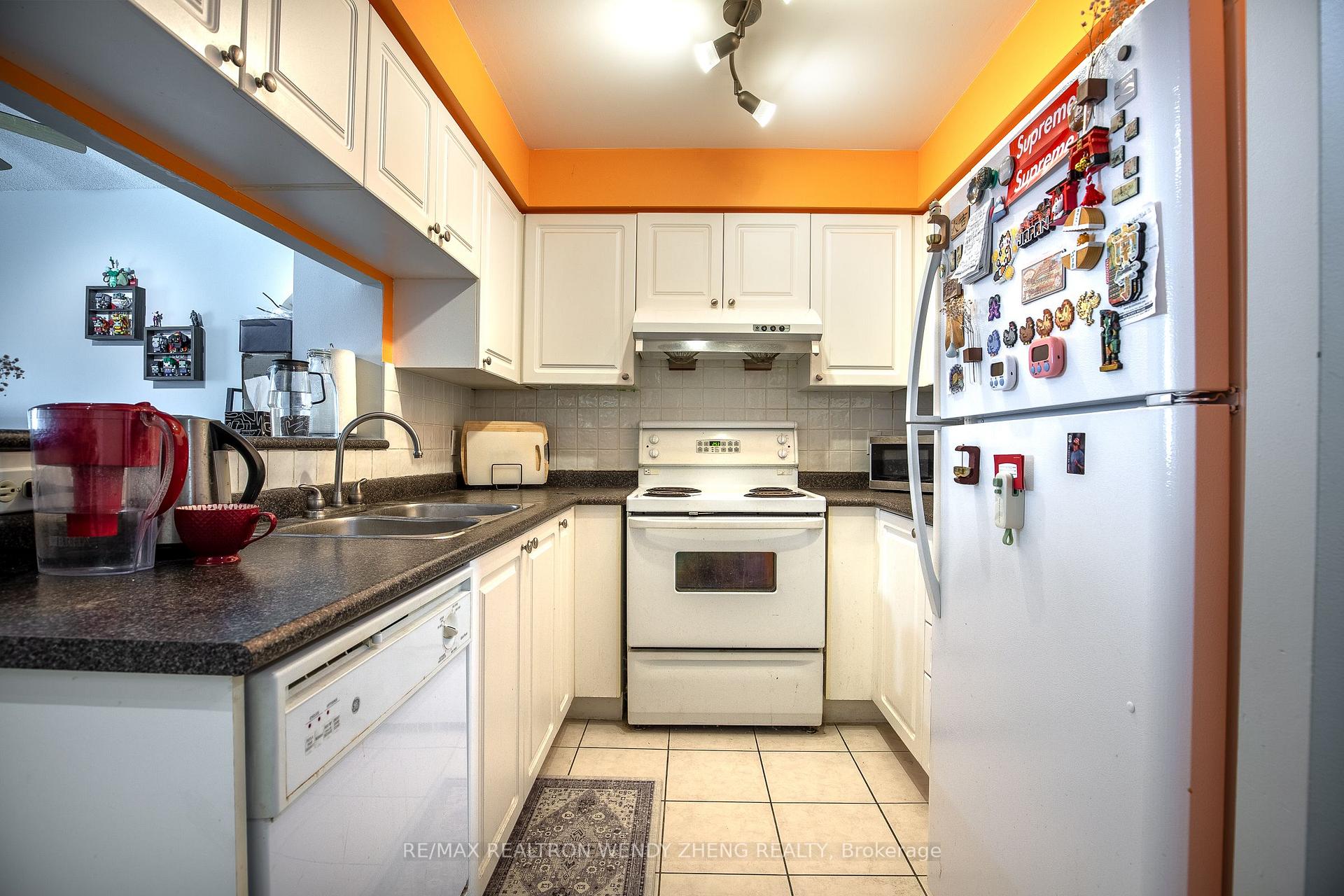 Photo 5 of Unit 208, 28 Olive Avenue, North York, Willowdale East — HOMEH