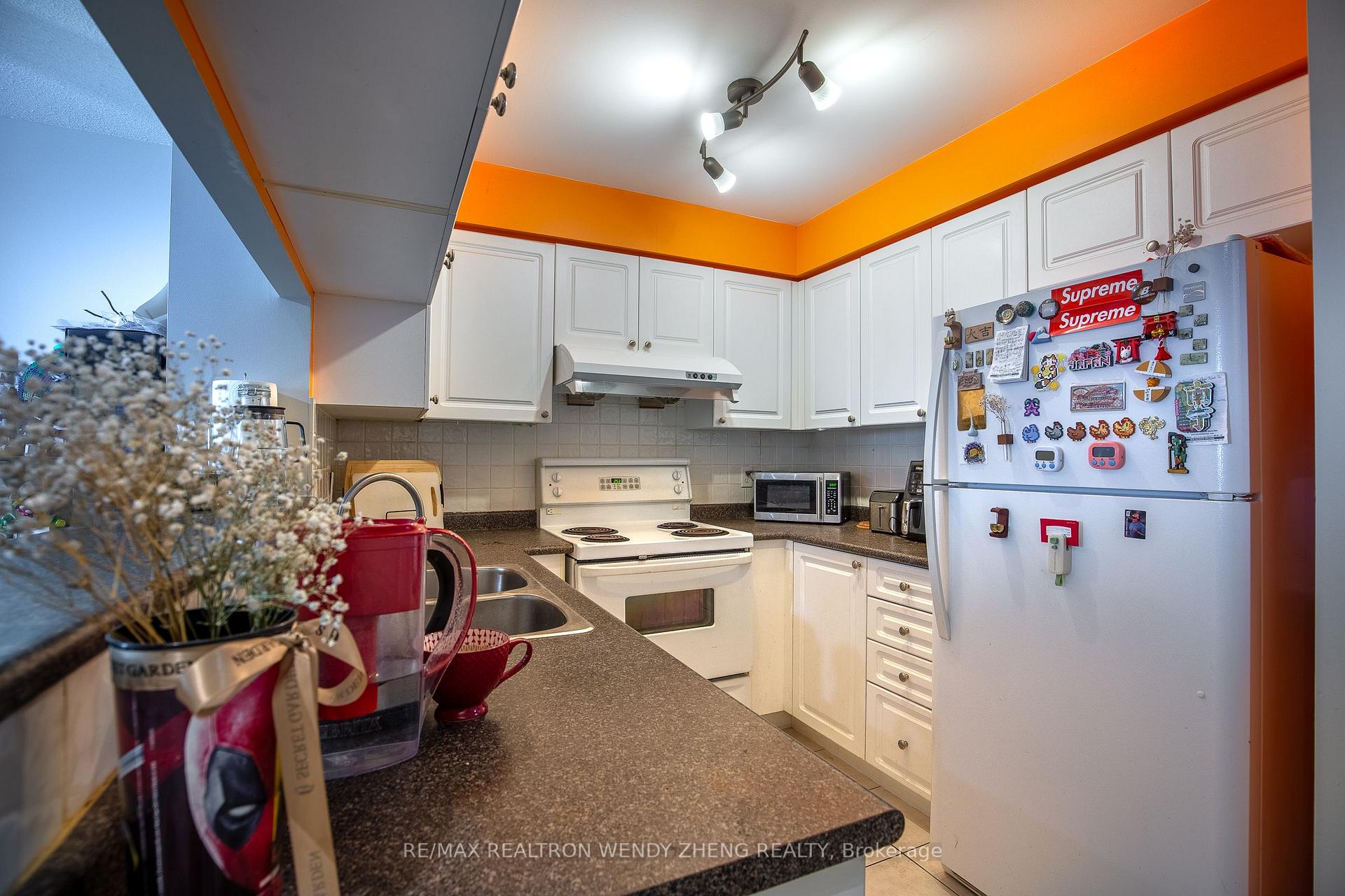 Photo 6 of Unit 208, 28 Olive Avenue, North York, Willowdale East — HOMEH