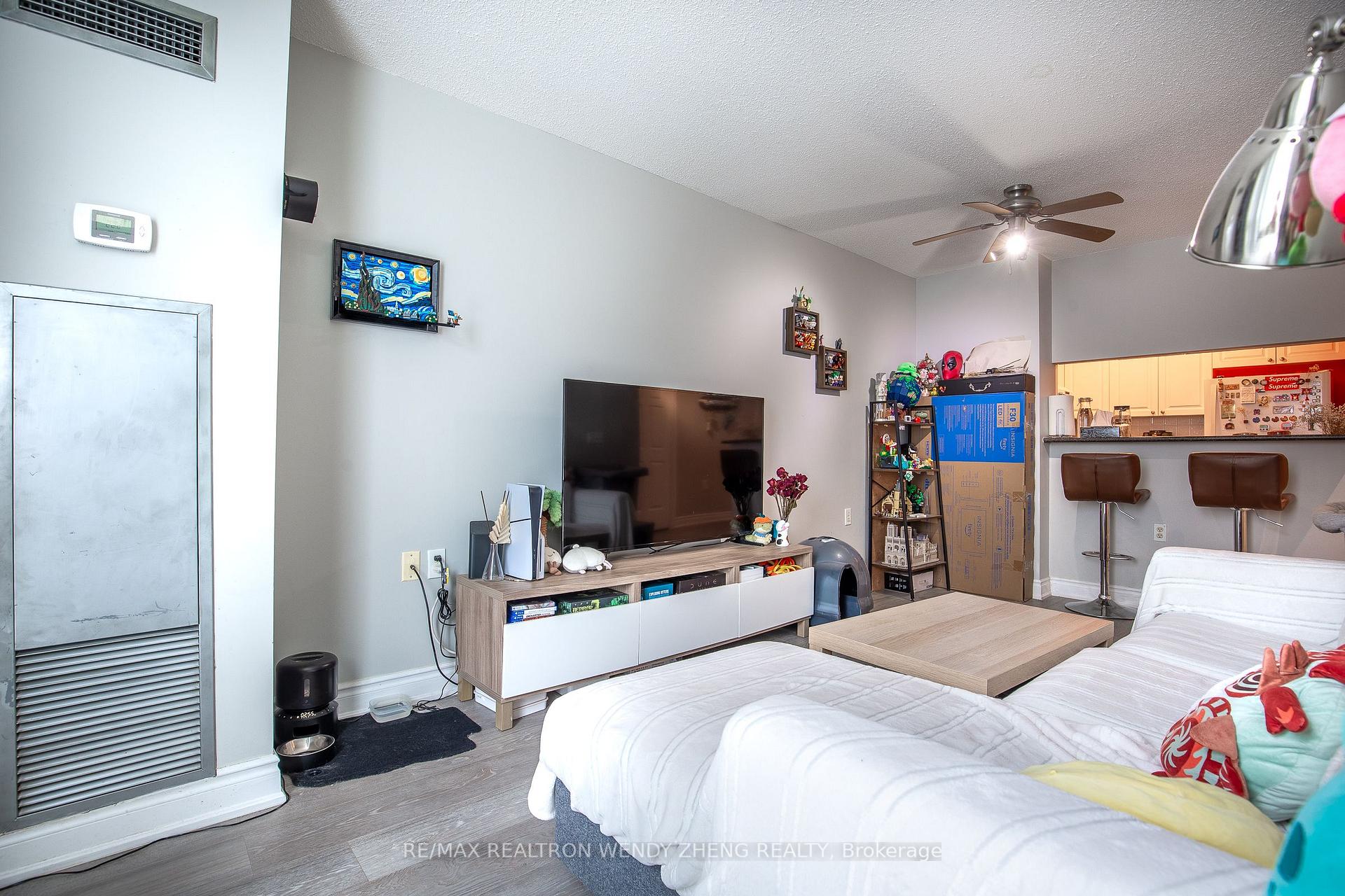 Photo 9 of Unit 208, 28 Olive Avenue, North York, Willowdale East — HOMEH