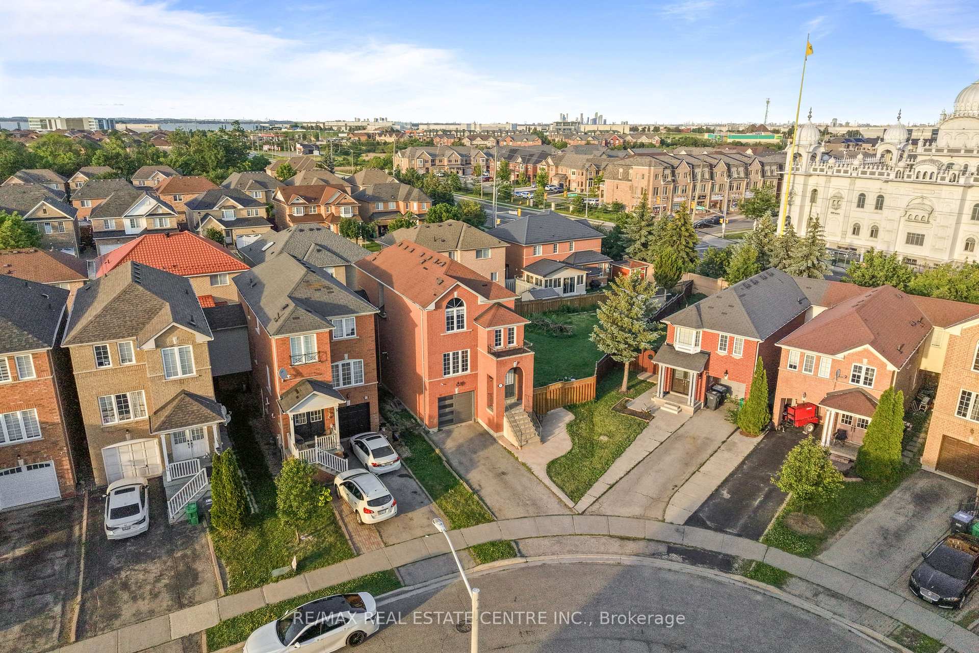 Photo 2 of 42 Domenico Crescent, Brampton, Bram East — HOMEH