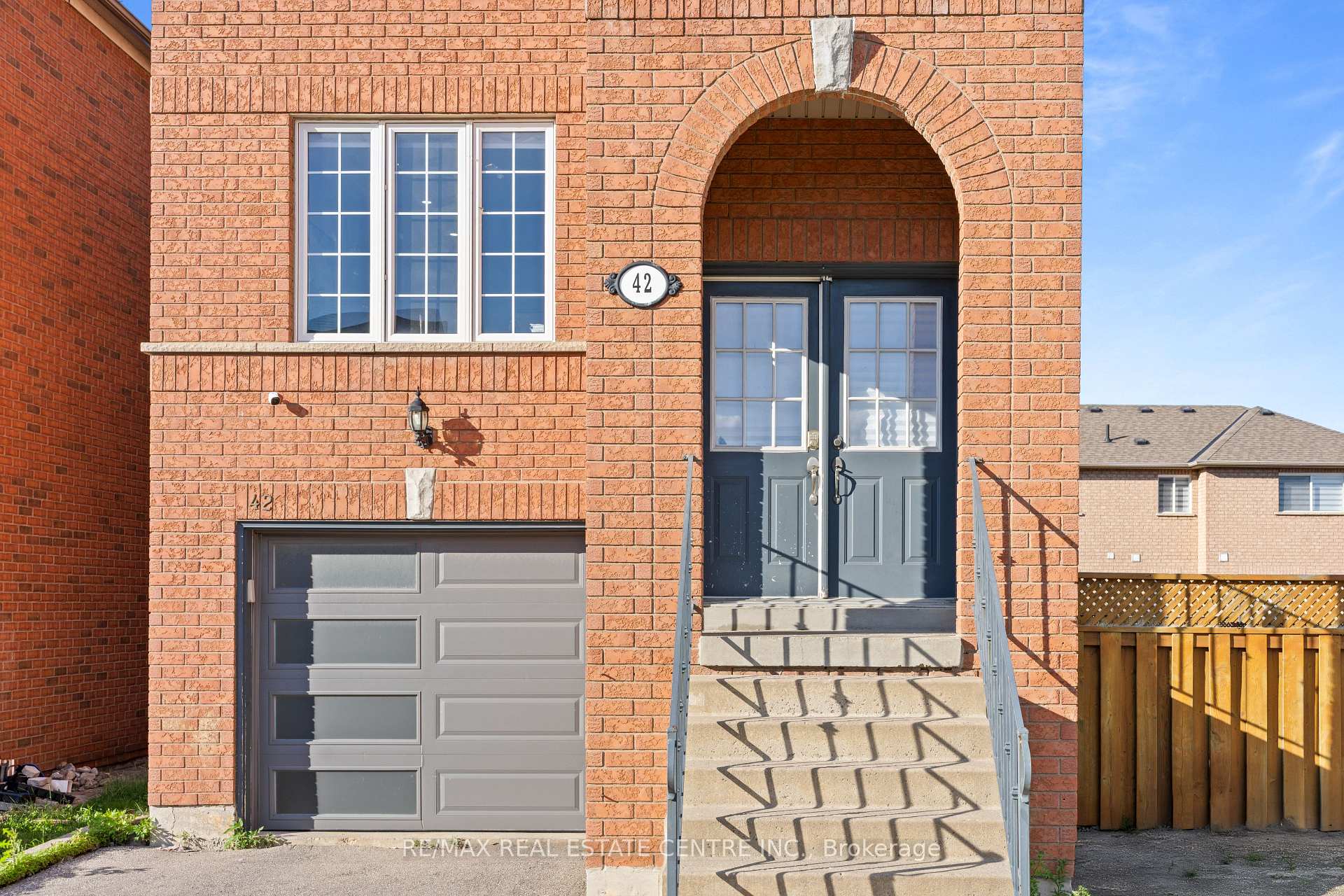 Photo 4 of 42 Domenico Crescent, Brampton, Bram East — HOMEH