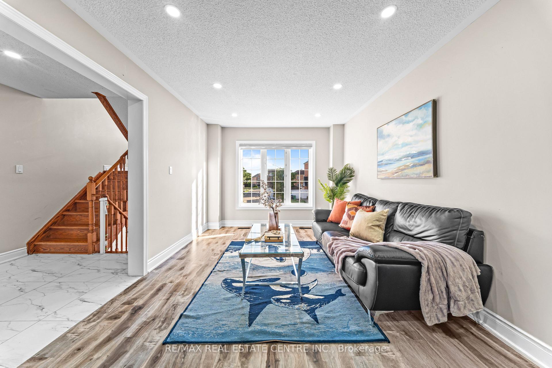 Photo 8 of 42 Domenico Crescent, Brampton, Bram East — HOMEH