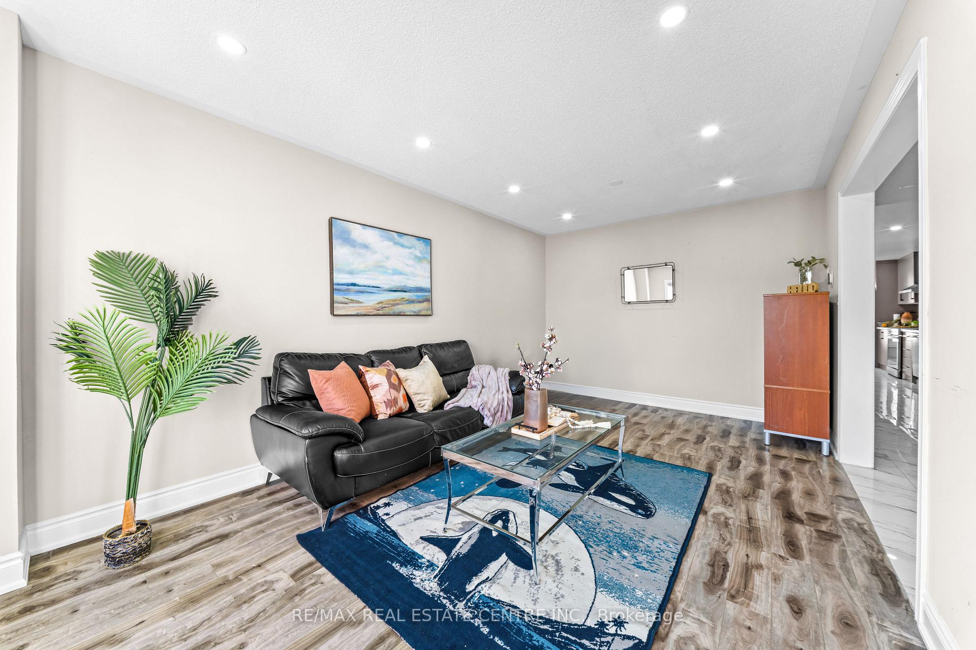 Photo 9 of 42 Domenico Crescent, Brampton, Bram East — HOMEH