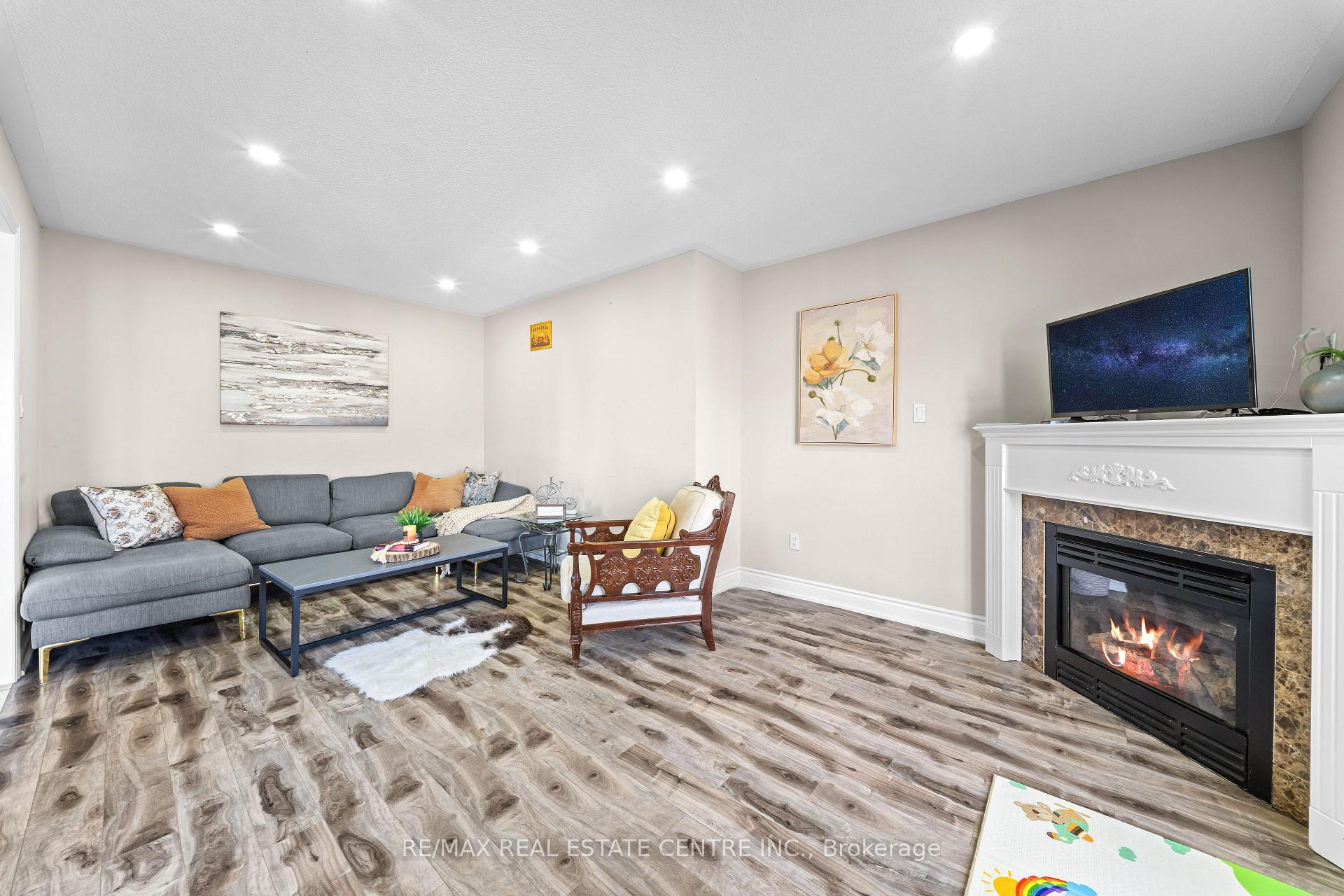 Photo 14 of 42 Domenico Crescent, Brampton, Bram East — HOMEH
