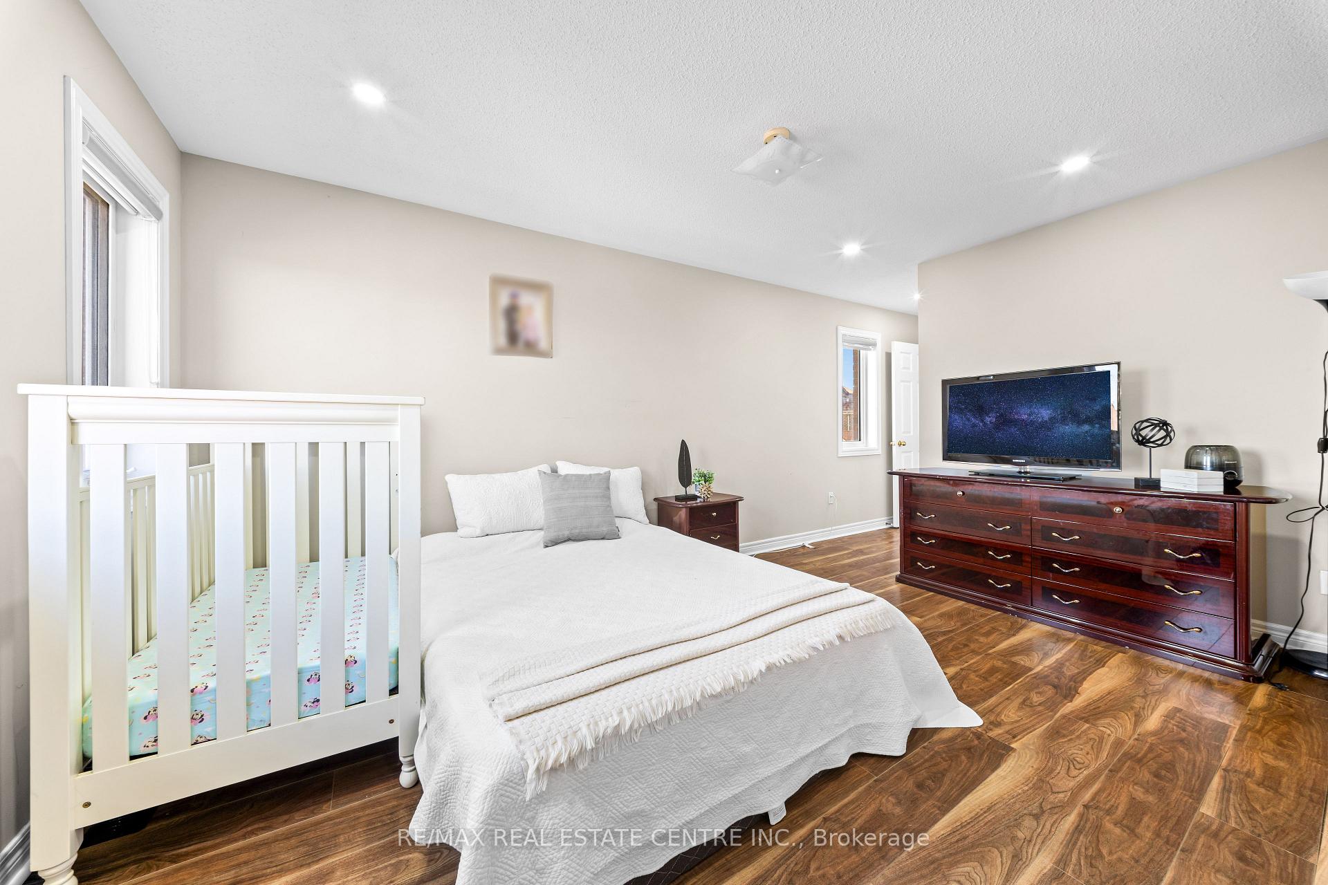 Photo 23 of 42 Domenico Crescent, Brampton, Bram East — HOMEH