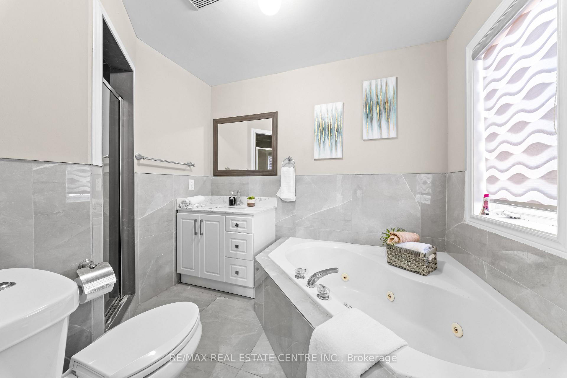 Photo 24 of 42 Domenico Crescent, Brampton, Bram East — HOMEH