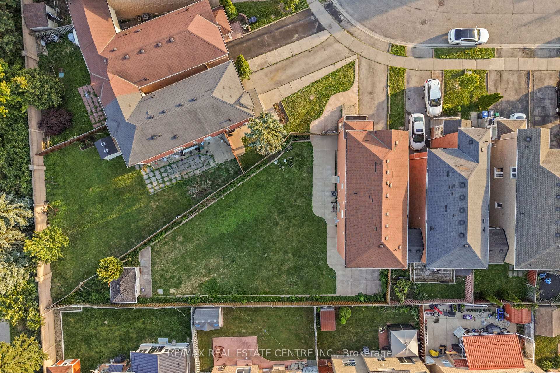 Photo 43 of 42 Domenico Crescent, Brampton, Bram East — HOMEH
