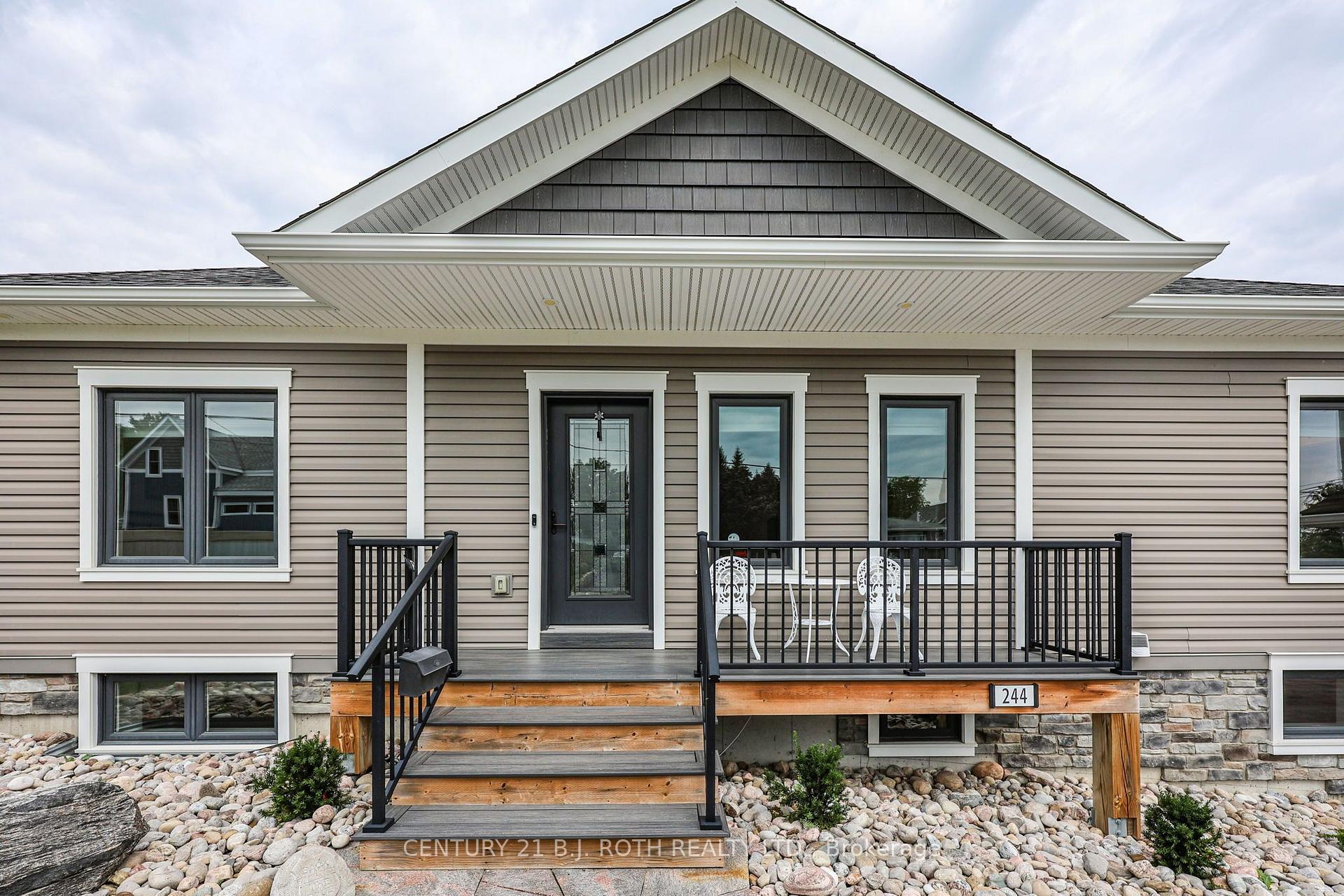 Photo 3 of 244 Frank Street, Midland — HOMEH