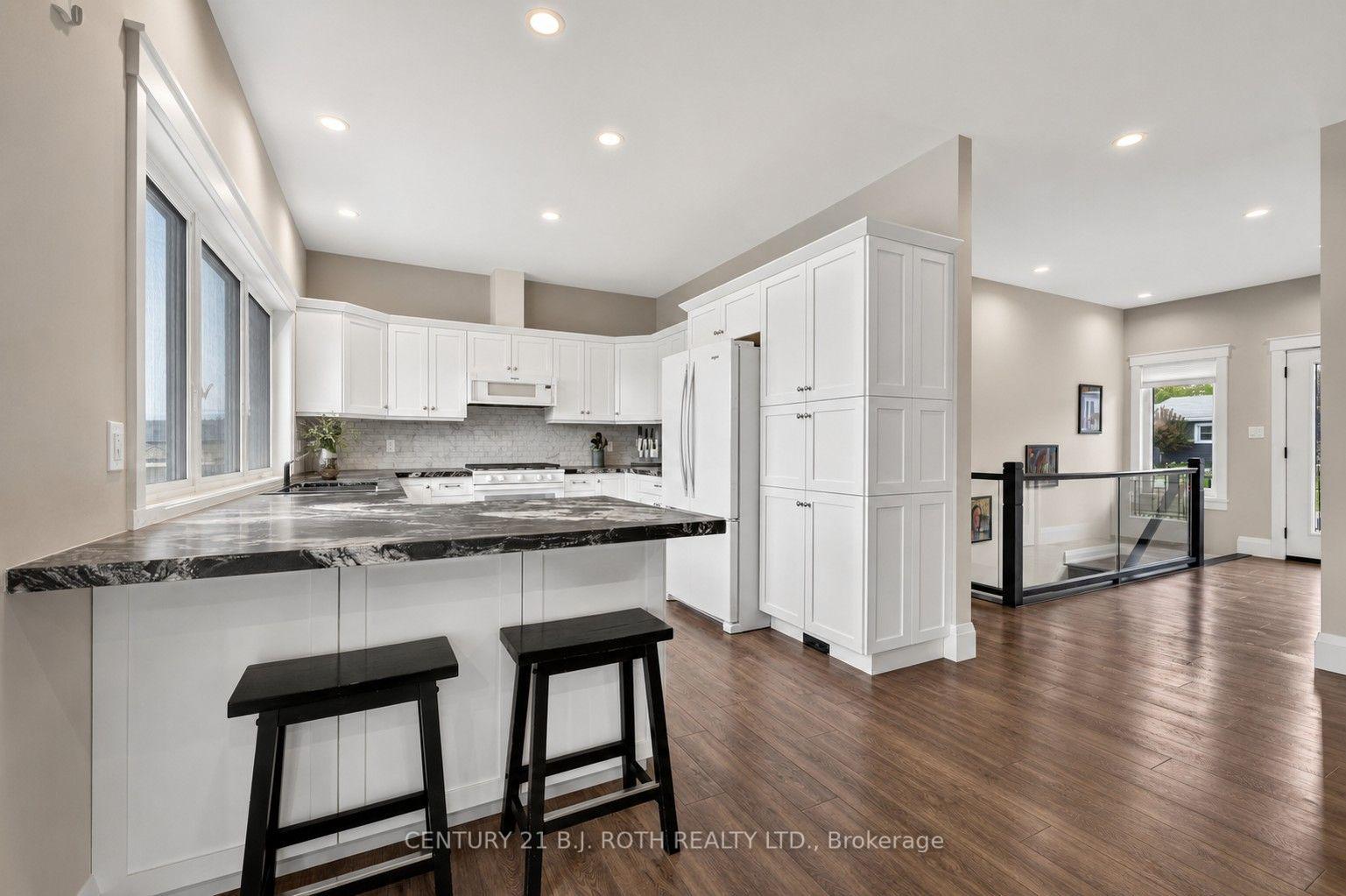 Photo 12 of 244 Frank Street, Midland — HOMEH