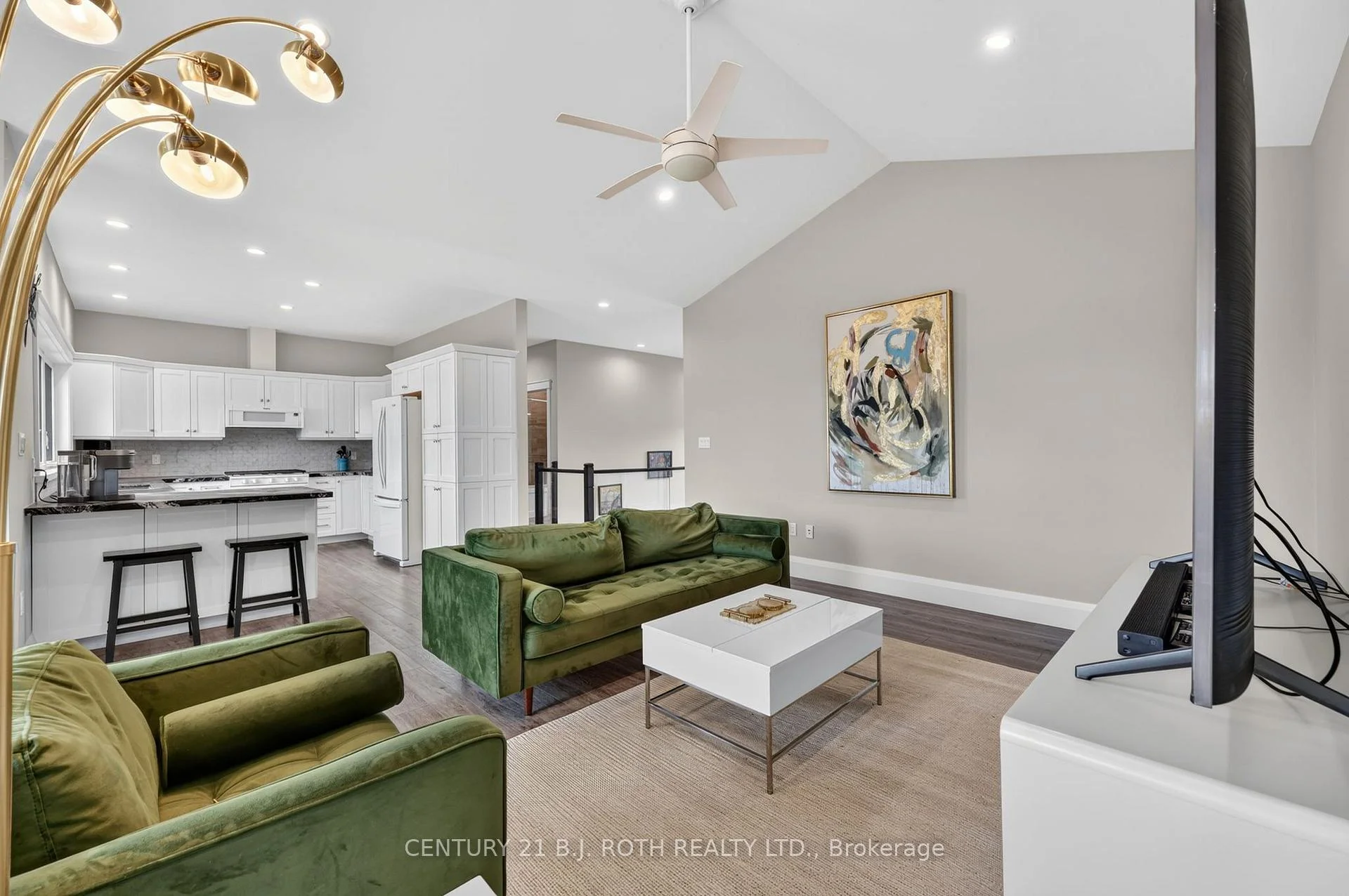 Photo 11 of 244 Frank Street, Midland — HOMEH