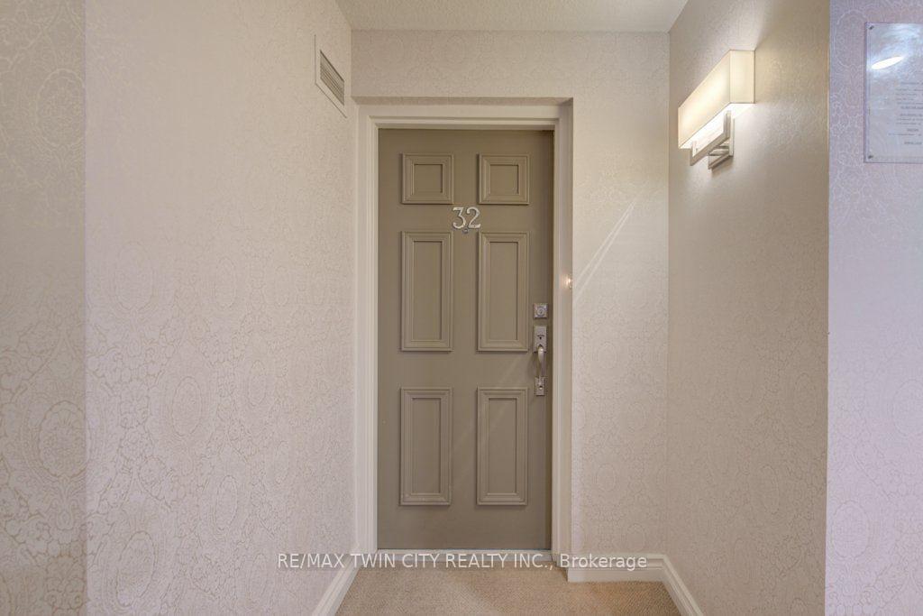 Photo 3 of Unit 32, 52 Blue Springs Drive, Waterloo, Colonial Acres — HOMEH