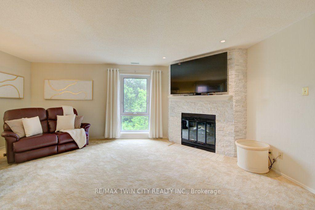 Photo 10 of Unit 32, 52 Blue Springs Drive, Waterloo, Colonial Acres — HOMEH