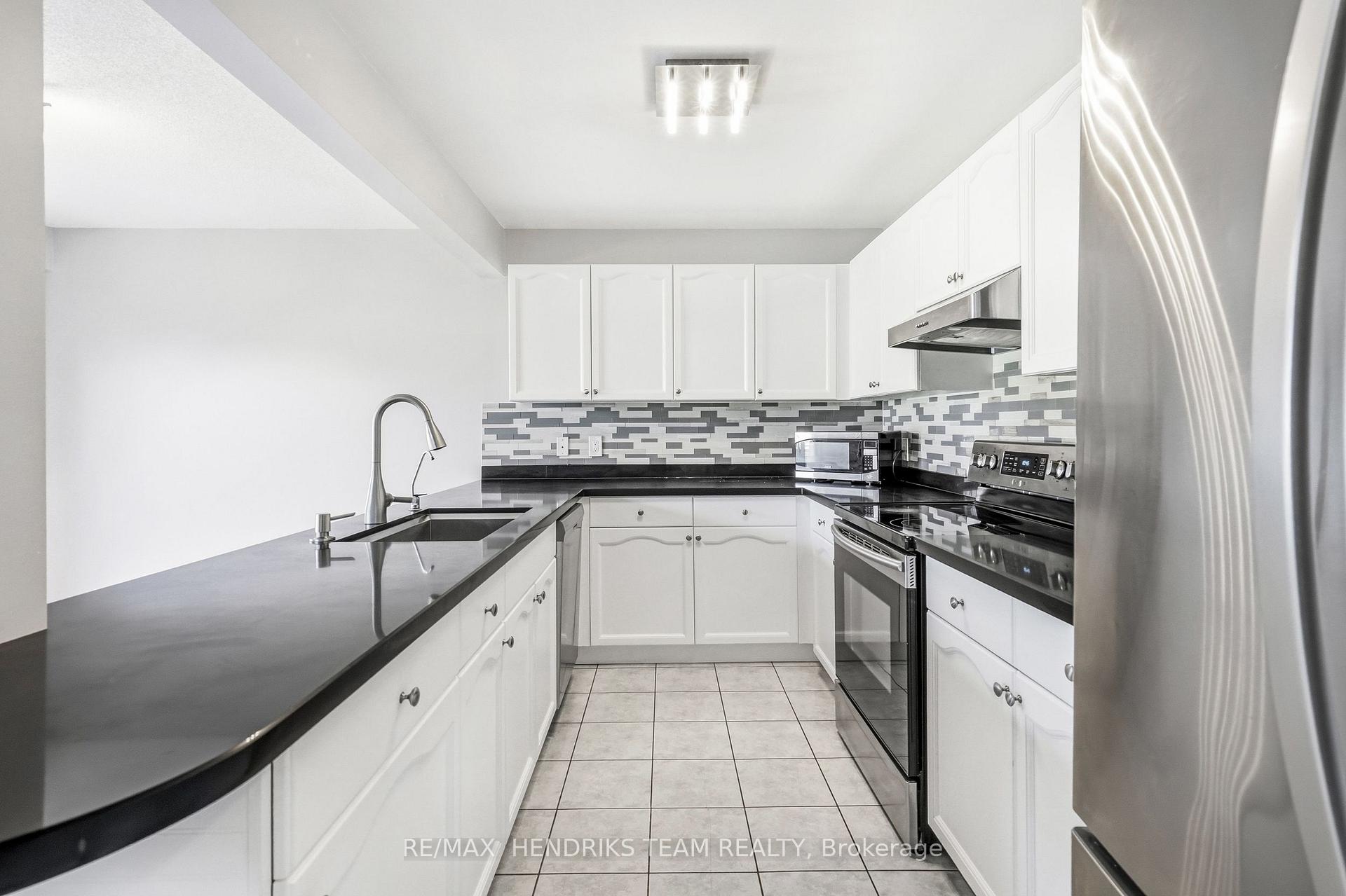 Photo 10 of 19 Mcbride Drive, St. Catharines, Rykert/Vansickle — HOMEH
