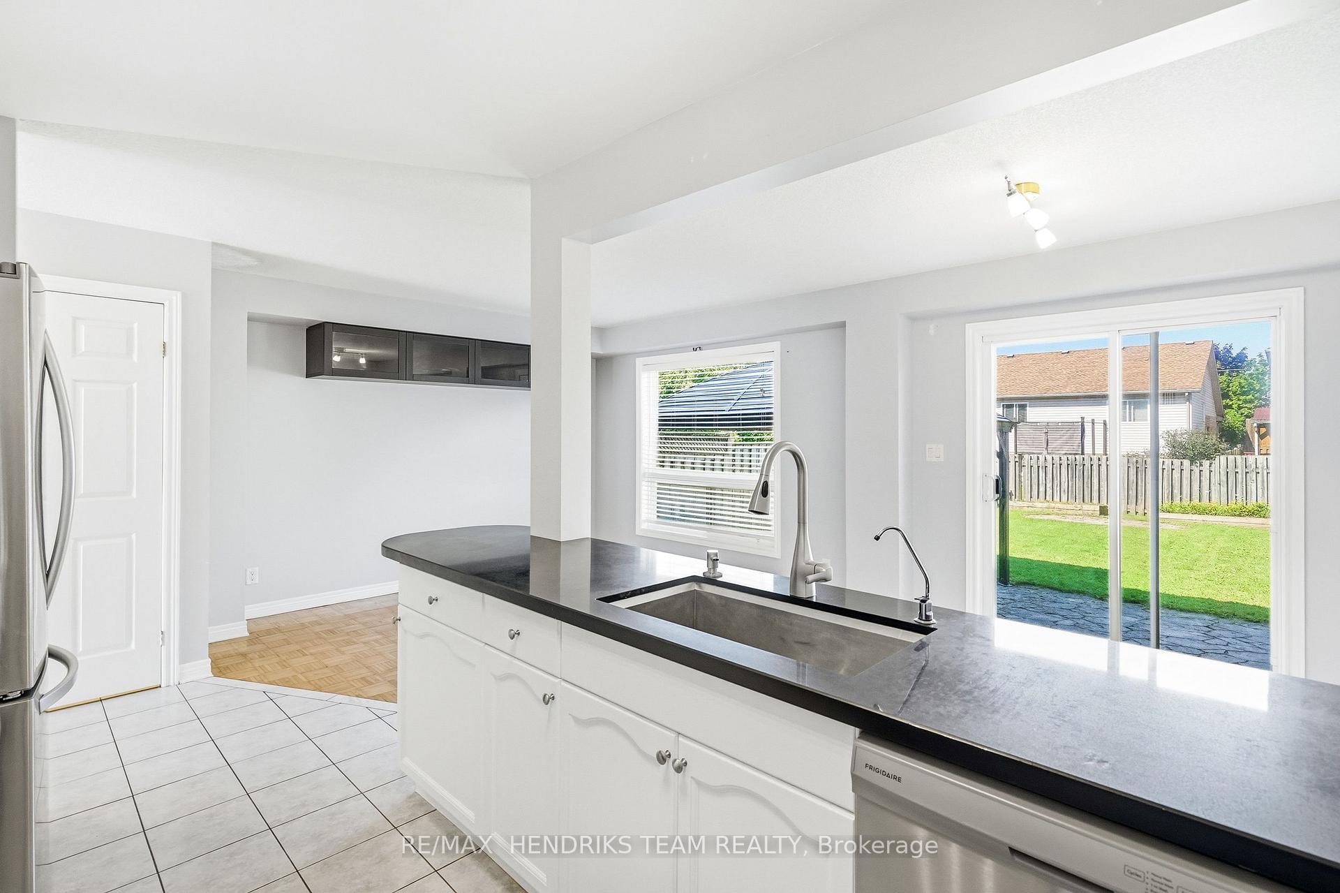 Photo 11 of 19 Mcbride Drive, St. Catharines, Rykert/Vansickle — HOMEH