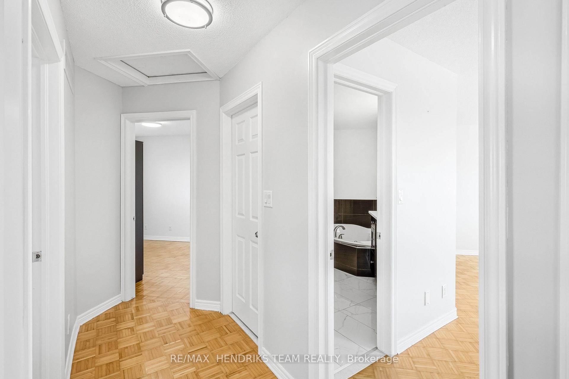 Photo 17 of 19 Mcbride Drive, St. Catharines, Rykert/Vansickle — HOMEH
